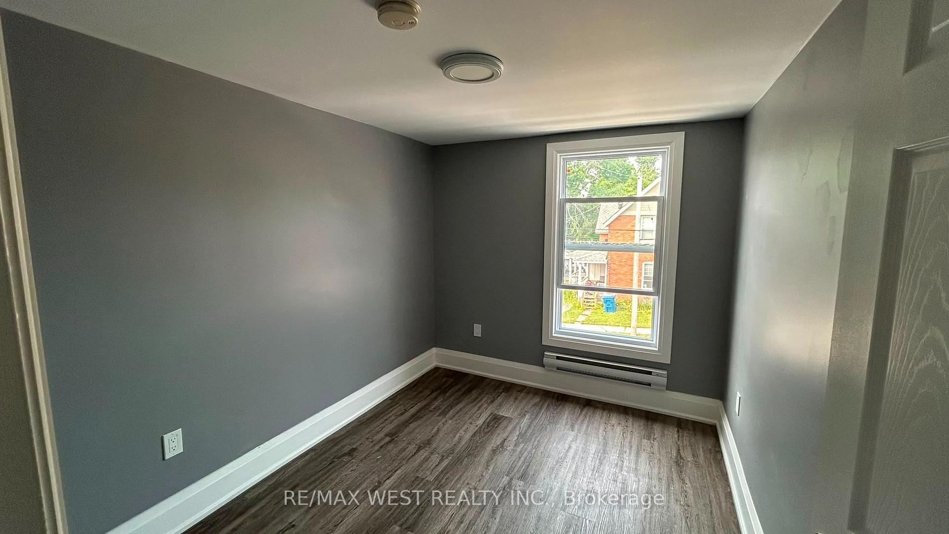 Photo 5 of Unit 2, 16 Albert Street N, Orillia — HOMEH