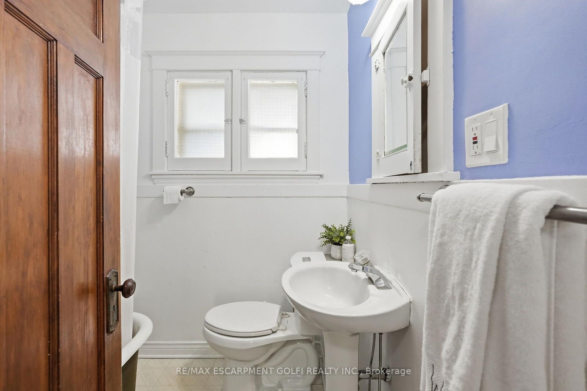 Photo 13 of 37 Maplewood Avenue, Hamilton, Blakeley — HOMEH