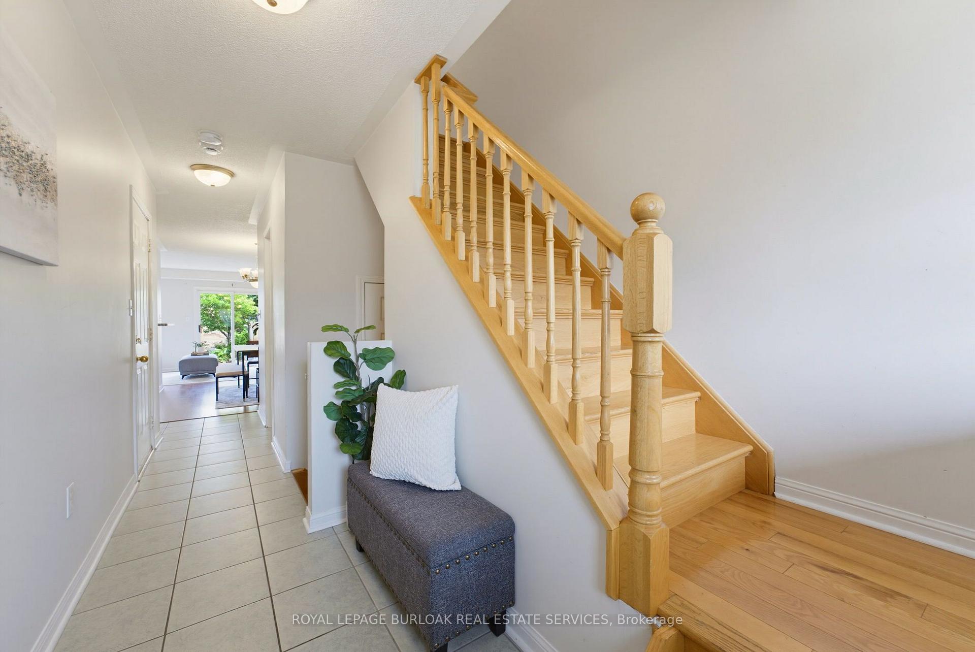 Photo 4 of 4425 Peter Drive, Burlington, Shoreacres — HOMEH