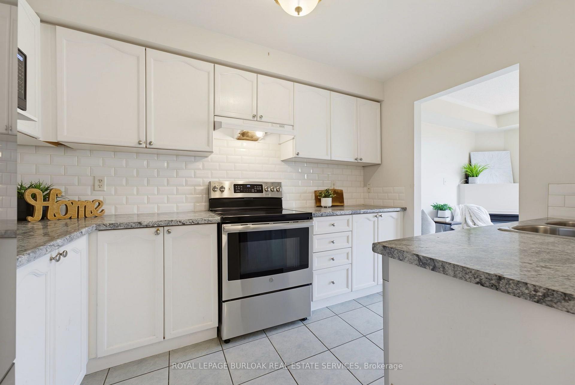 Photo 15 of 4425 Peter Drive, Burlington, Shoreacres — HOMEH