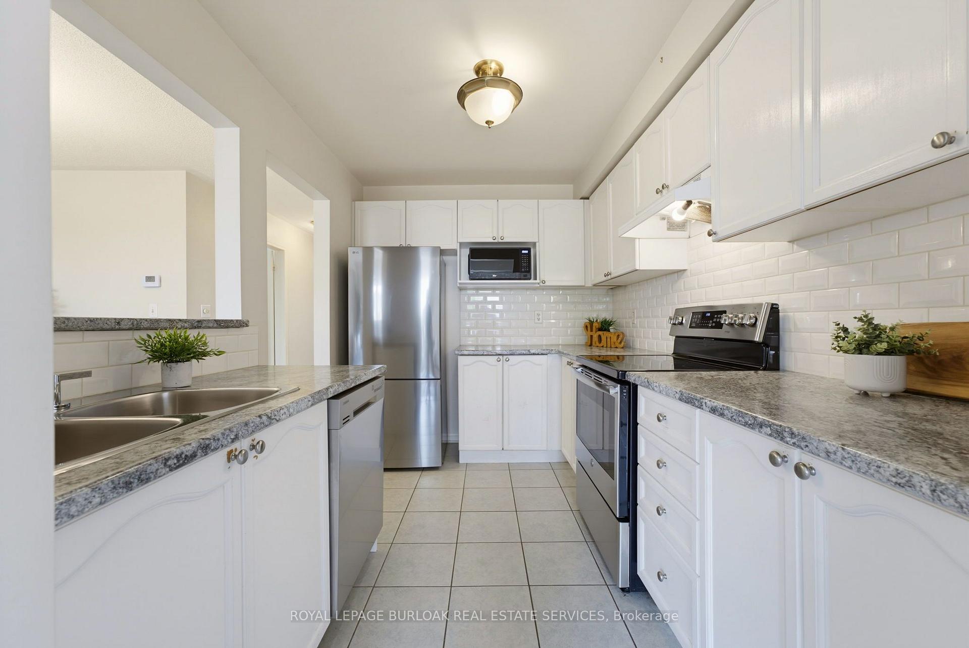 Photo 16 of 4425 Peter Drive, Burlington, Shoreacres — HOMEH