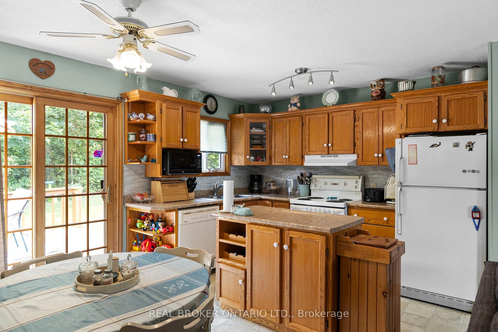 Photo 12 of 8 Alpine Drive, Oro-Medonte, Rural Oro-Medonte — HOMEH