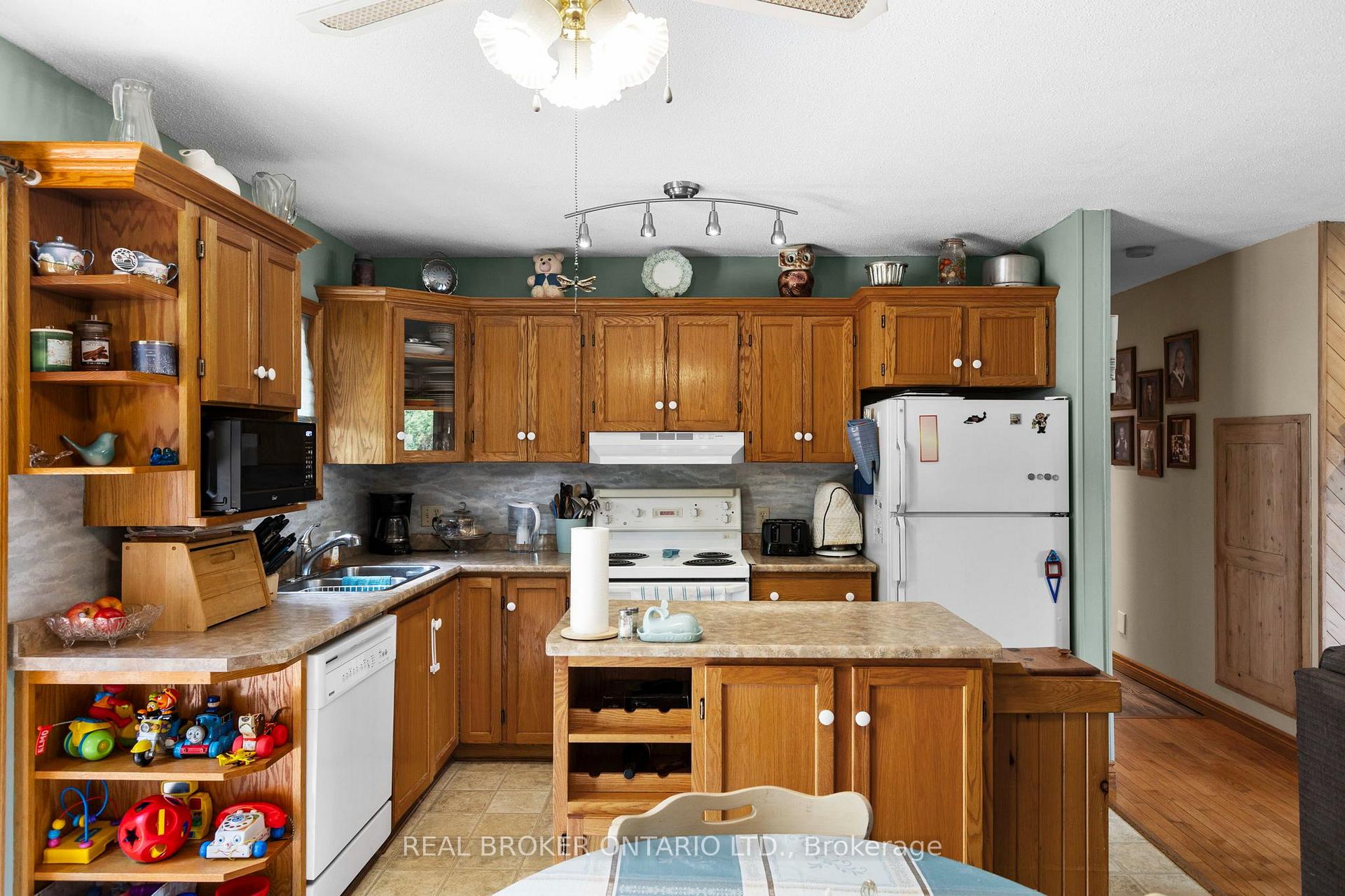 Photo 13 of 8 Alpine Drive, Oro-Medonte, Rural Oro-Medonte — HOMEH