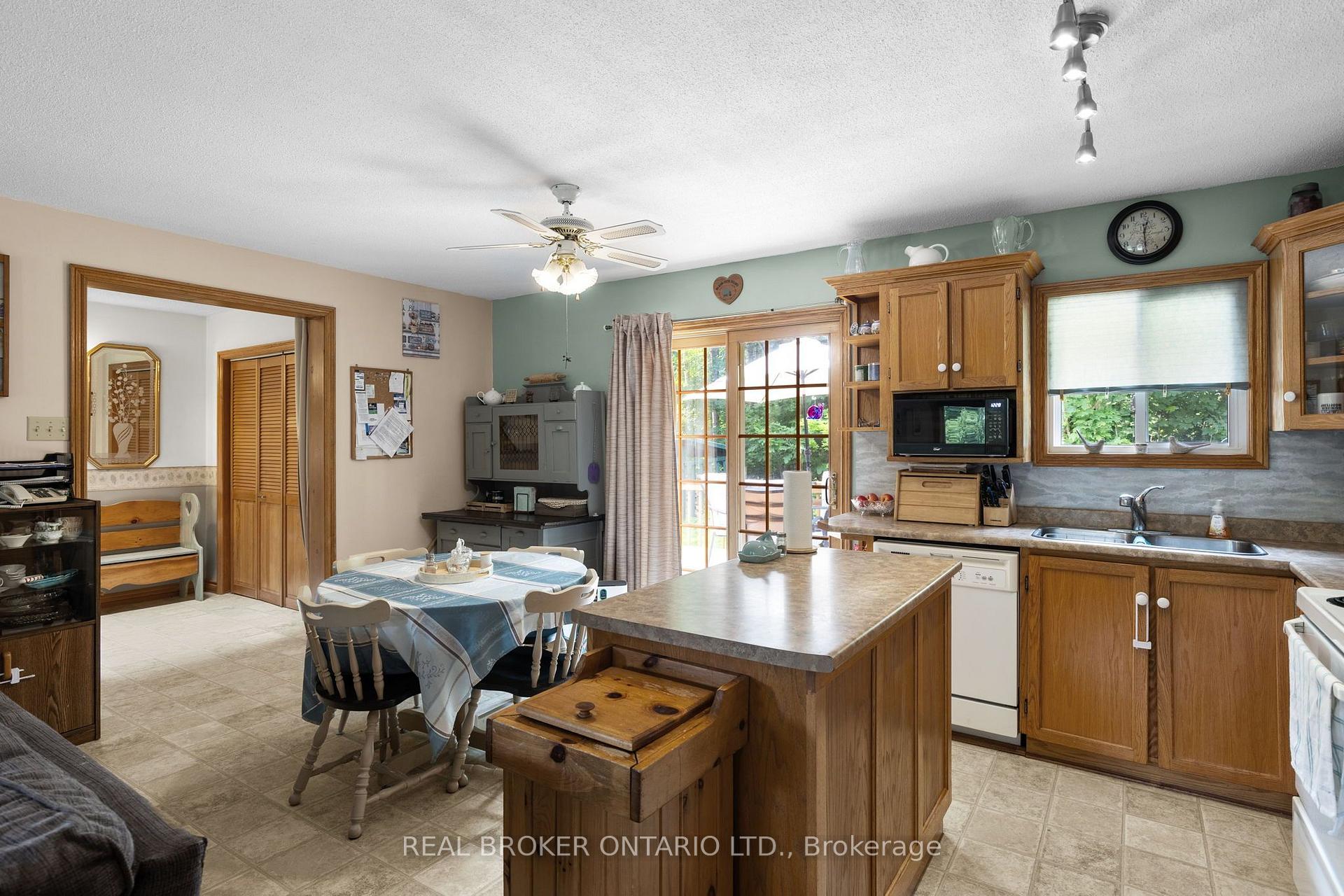 Photo 17 of 8 Alpine Drive, Oro-Medonte, Rural Oro-Medonte — HOMEH