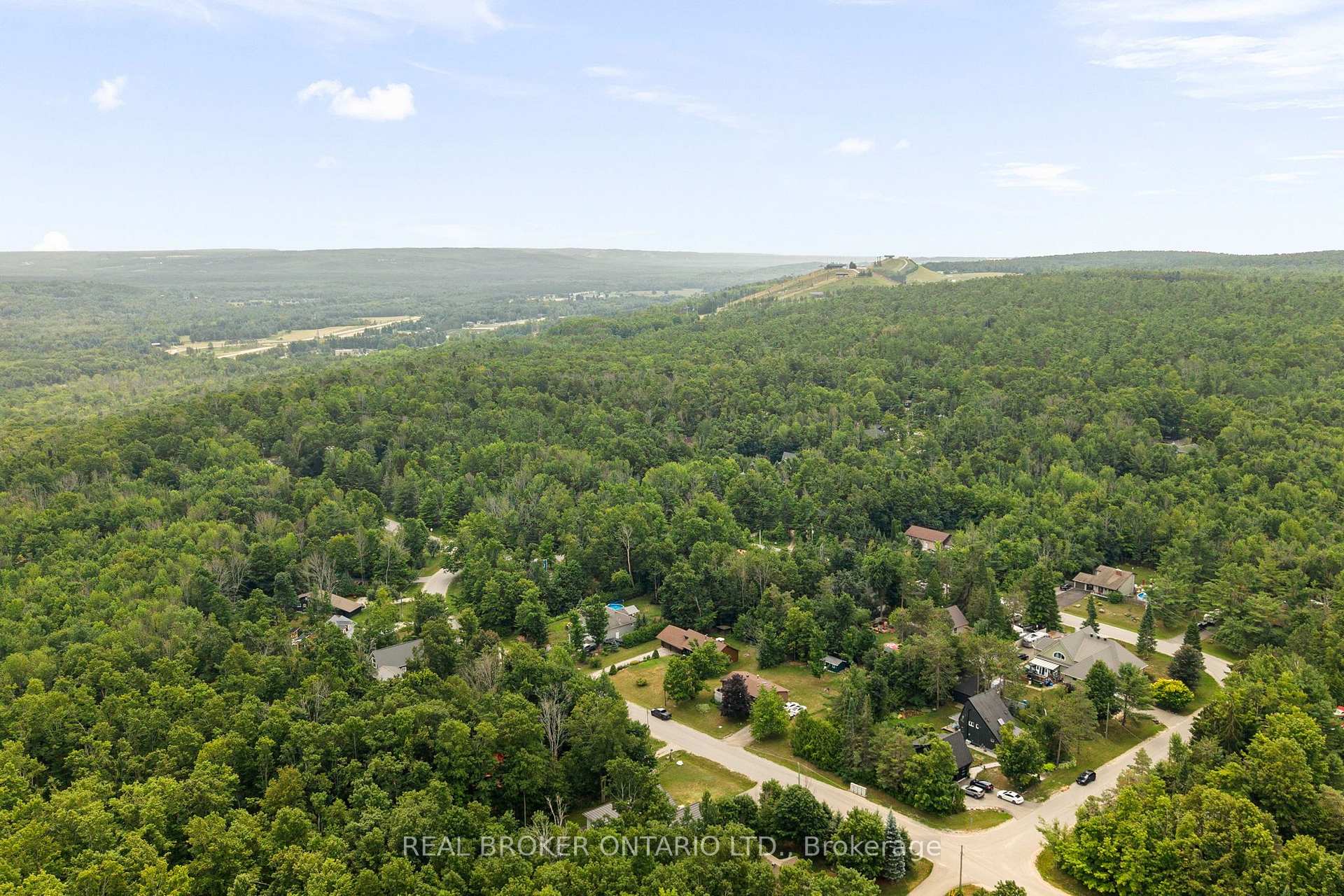 Photo 47 of 8 Alpine Drive, Oro-Medonte, Rural Oro-Medonte — HOMEH
