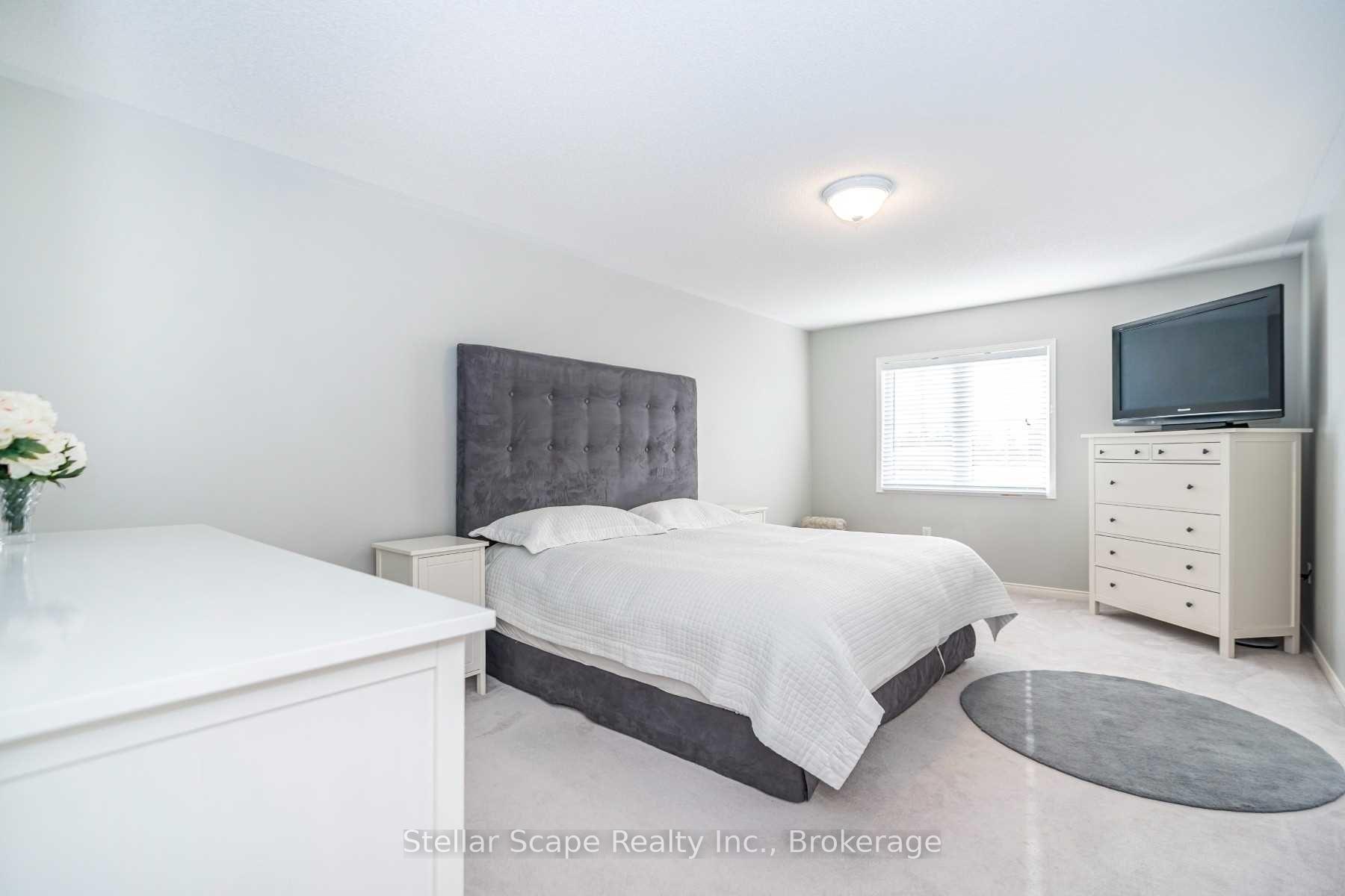 Photo 9 of 77 Aldonschool Court, Ajax, South East — HOMEH