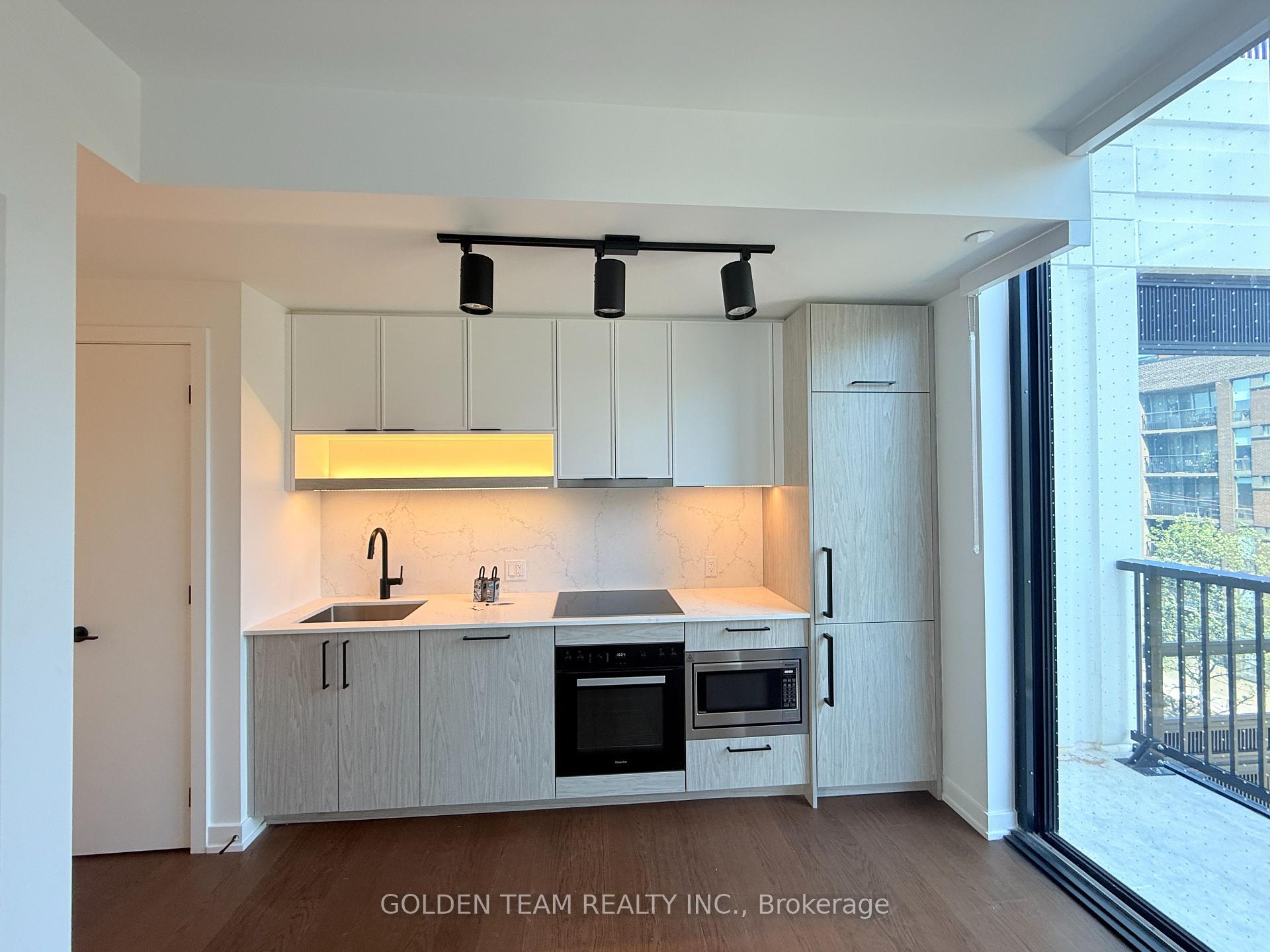 Photo 3 of Unit 727, 91 Montclair Avenue, Toronto, Forest Hill South — HOMEH