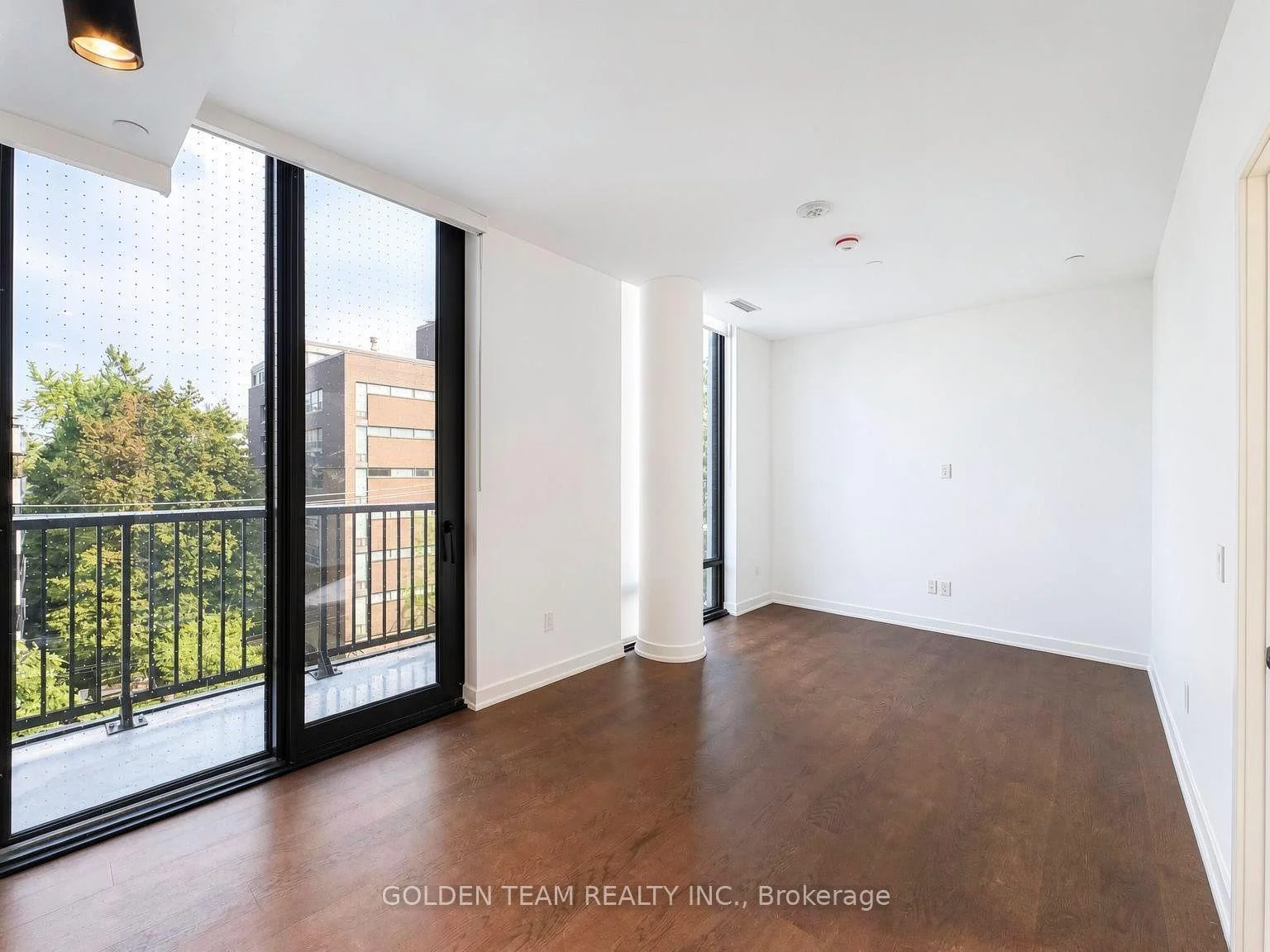 Photo of Unit 727, 91 Montclair Avenue