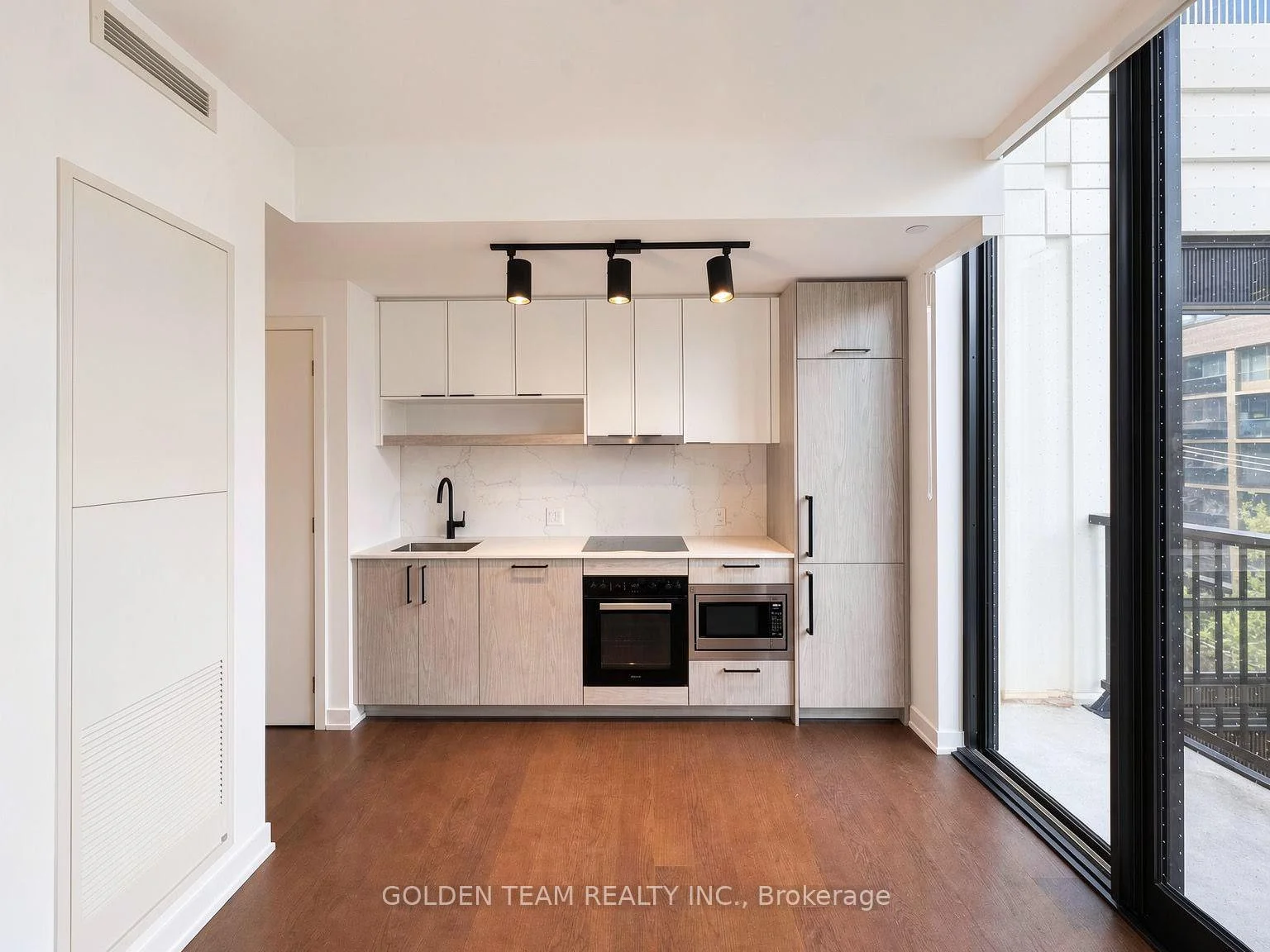 Photo 13 of Unit 727, 91 Montclair Avenue, Toronto, Forest Hill South — HOMEH
