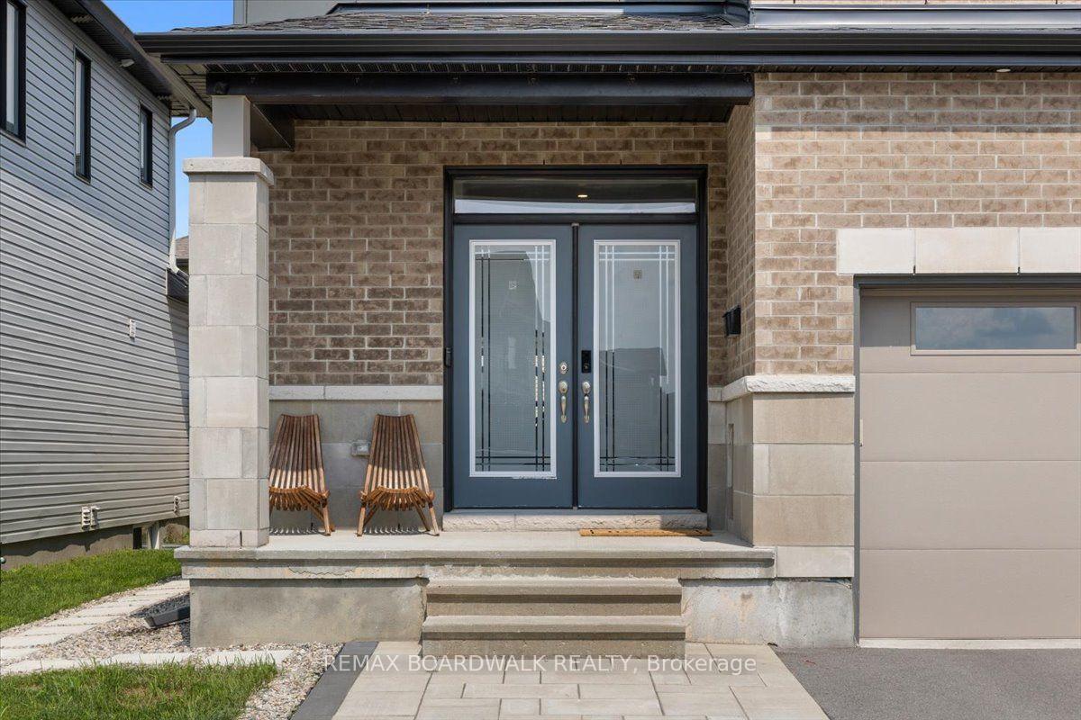 Photo 3 of 1027 Hydrangea Avenue, Ottawa, Riverside South/Gloucester Glen — HOMEH