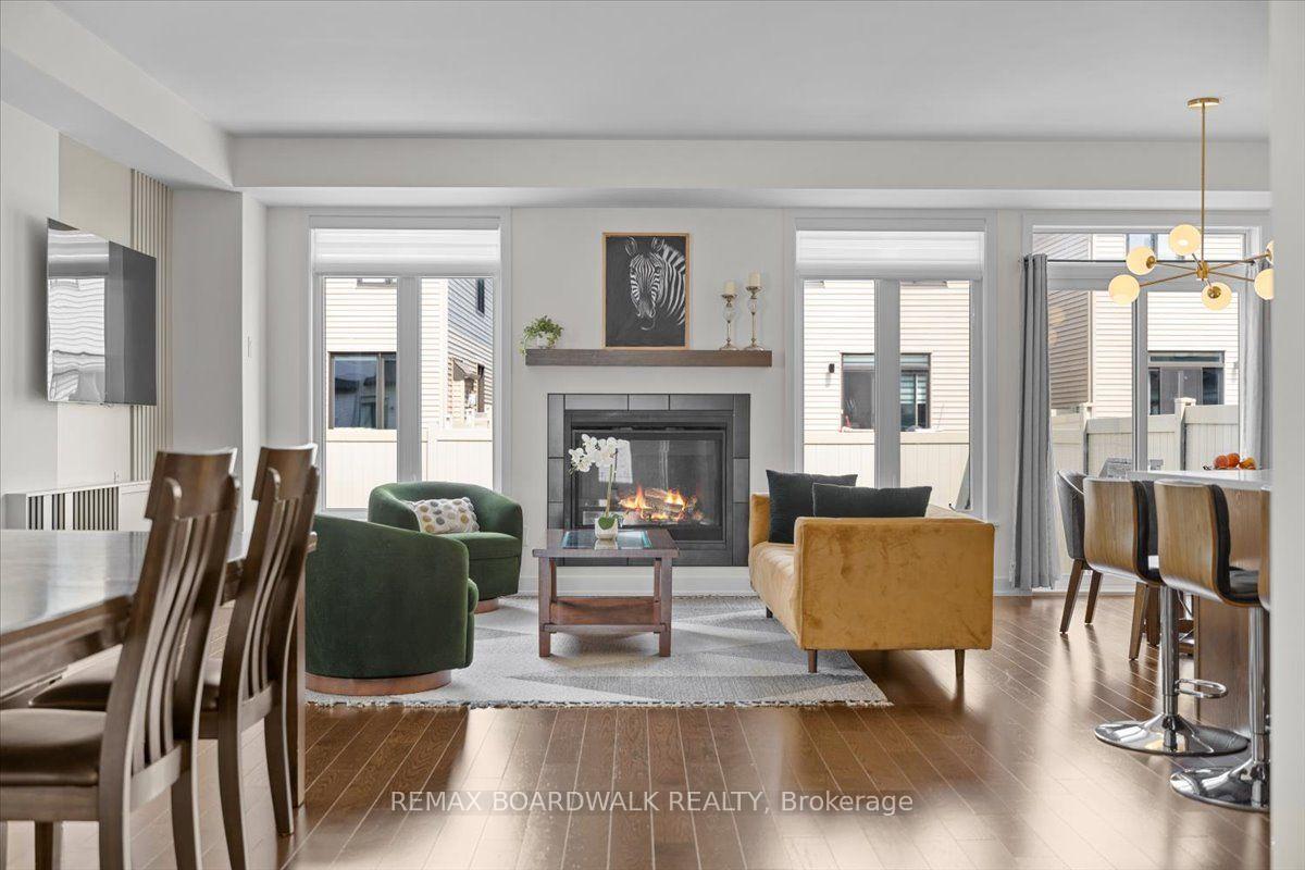 Photo 4 of 1027 Hydrangea Avenue, Ottawa, Riverside South/Gloucester Glen — HOMEH