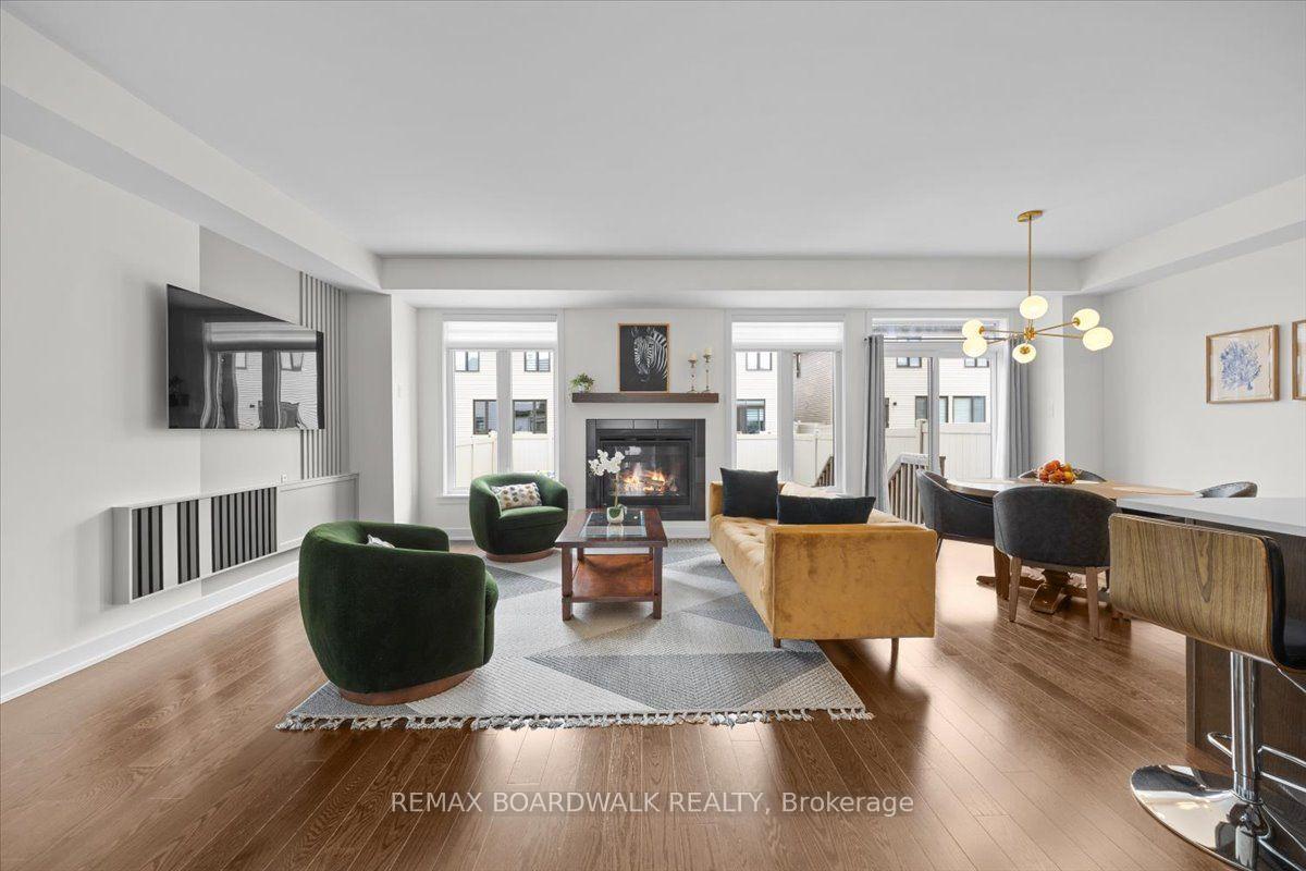 Photo 12 of 1027 Hydrangea Avenue, Ottawa, Riverside South/Gloucester Glen — HOMEH