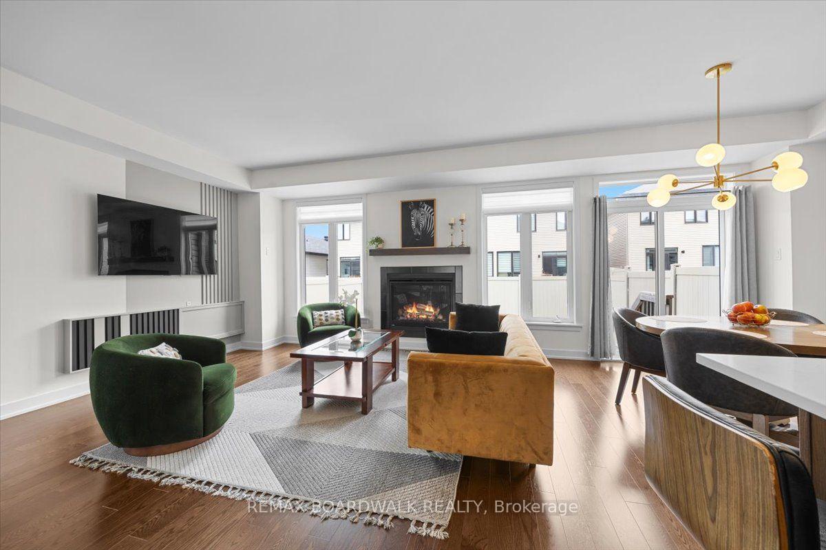 Photo 13 of 1027 Hydrangea Avenue, Ottawa, Riverside South/Gloucester Glen — HOMEH
