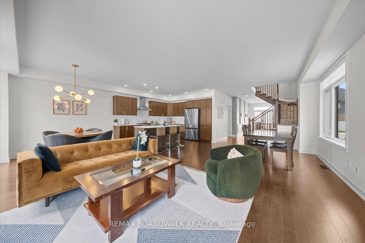 Photo 18 of 1027 Hydrangea Avenue, Ottawa, Riverside South/Gloucester Glen — HOMEH
