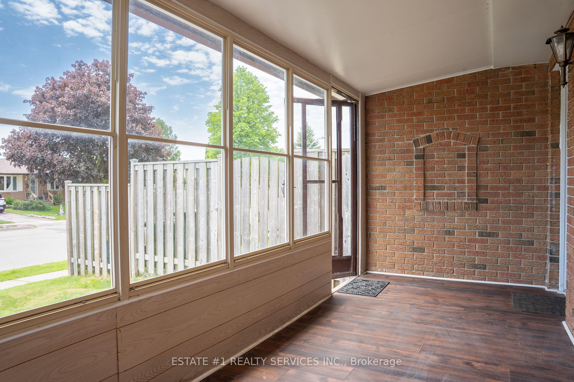 Photo 4 of 43 Dyer Street, St. Thomas — HOMEH