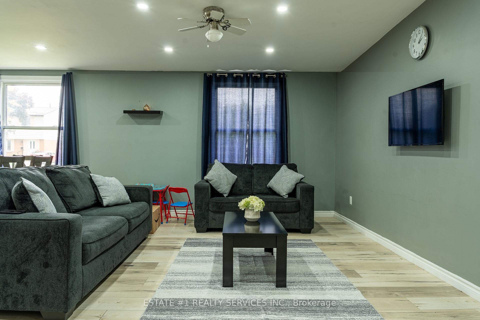 Photo 11 of 43 Dyer Street, St. Thomas — HOMEH