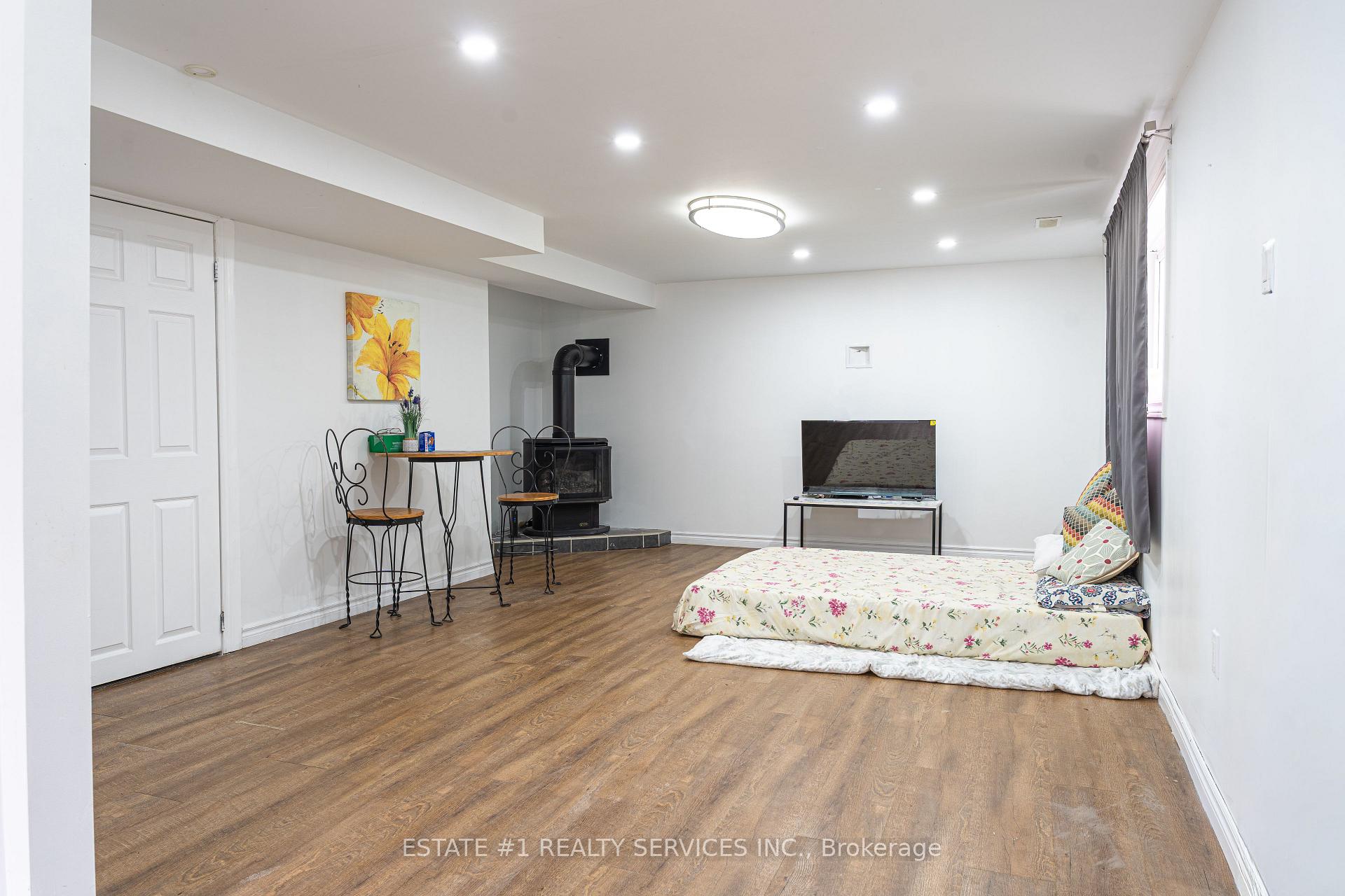 Photo 12 of 43 Dyer Street, St. Thomas — HOMEH