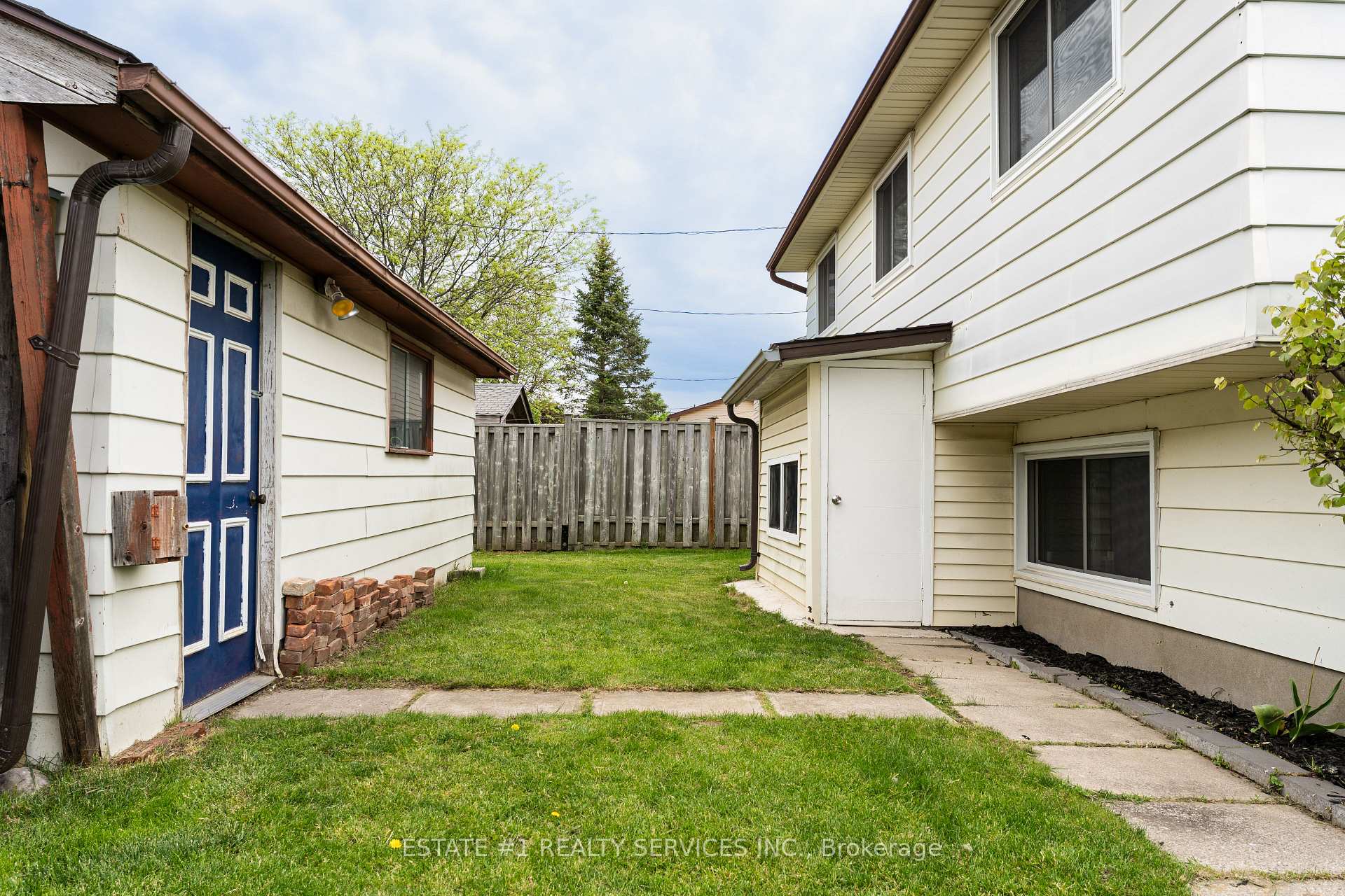 Photo 28 of 43 Dyer Street, St. Thomas — HOMEH