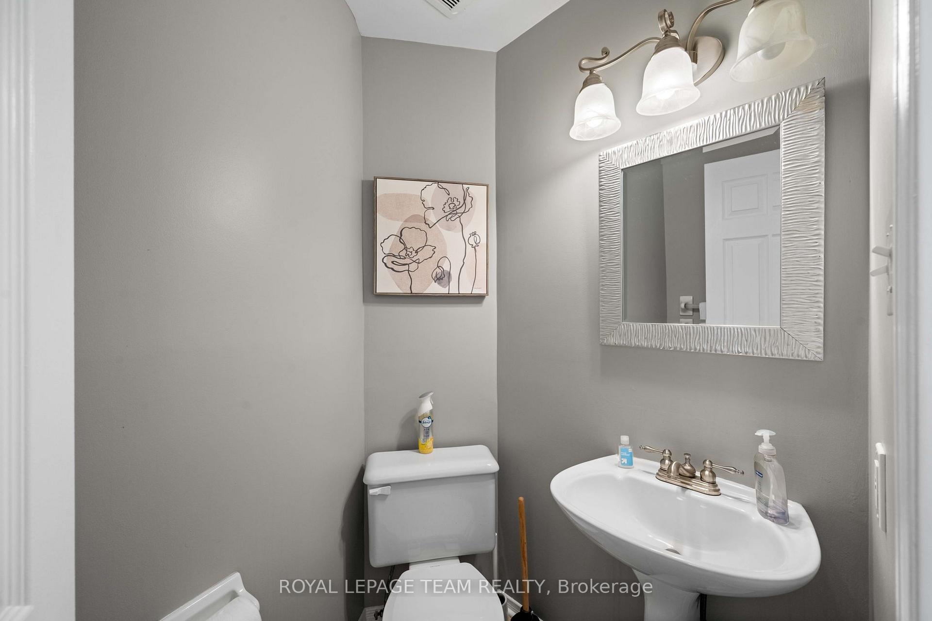 Photo 4 of 6 Folison Street, Ottawa, Hunt Club Park/Greenboro — HOMEH
