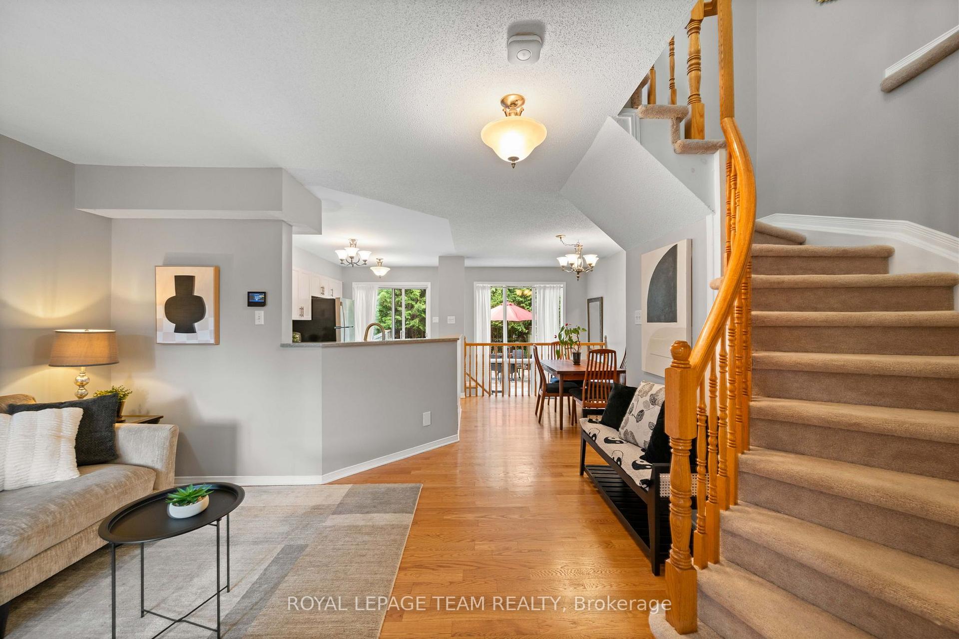 Photo 5 of 6 Folison Street, Ottawa, Hunt Club Park/Greenboro — HOMEH