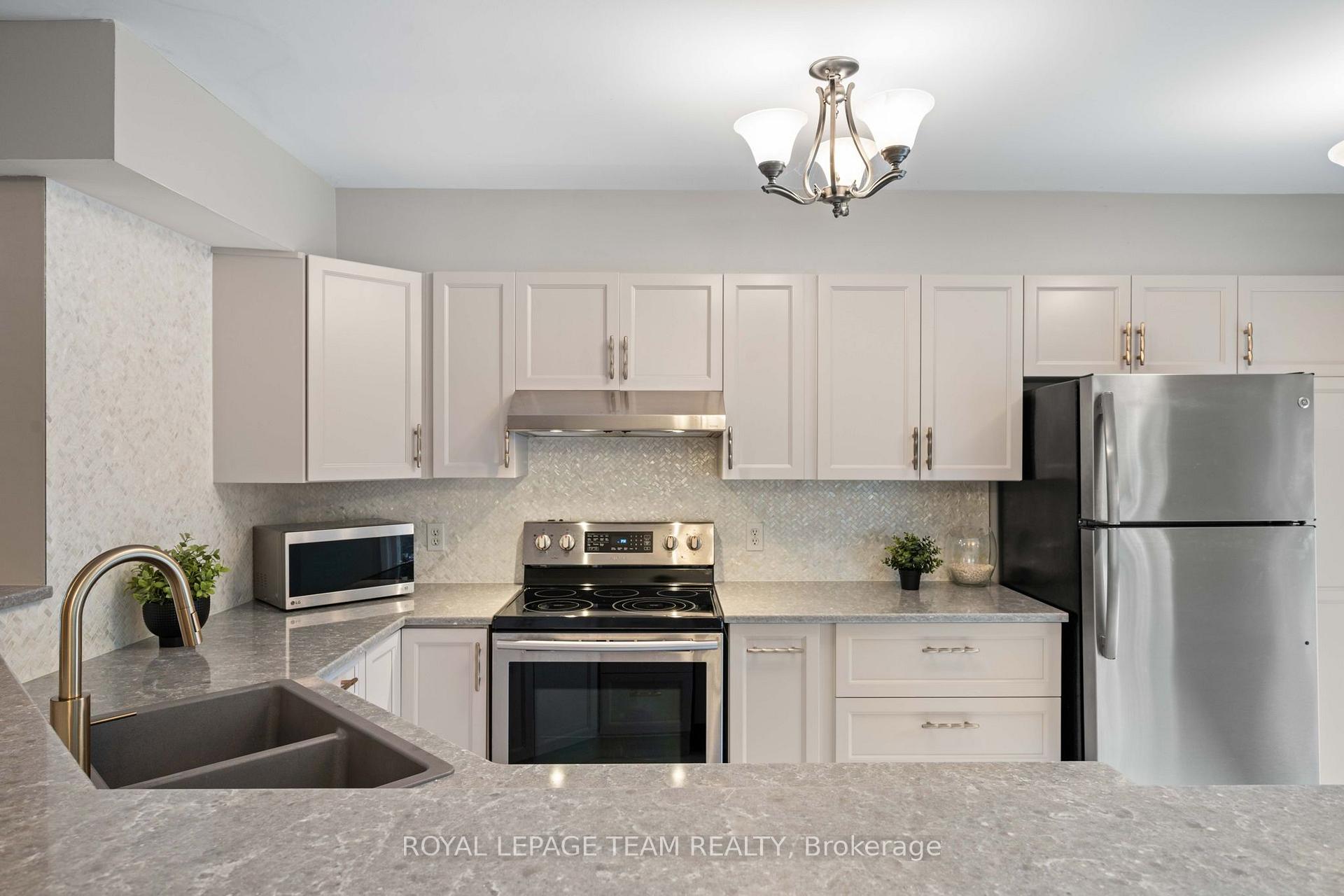 Photo 13 of 6 Folison Street, Ottawa, Hunt Club Park/Greenboro — HOMEH