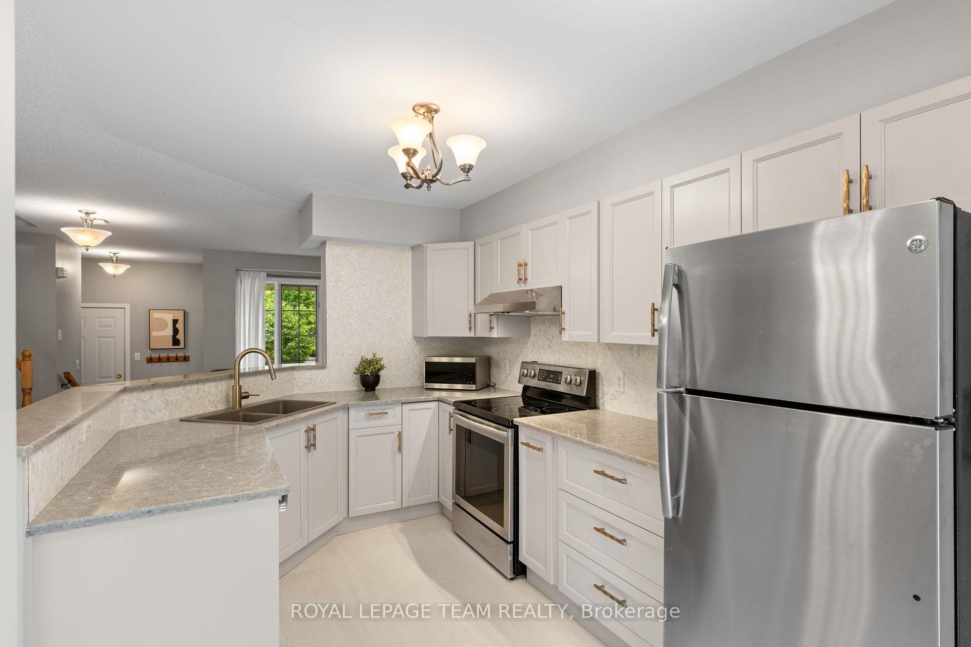 Photo 14 of 6 Folison Street, Ottawa, Hunt Club Park/Greenboro — HOMEH