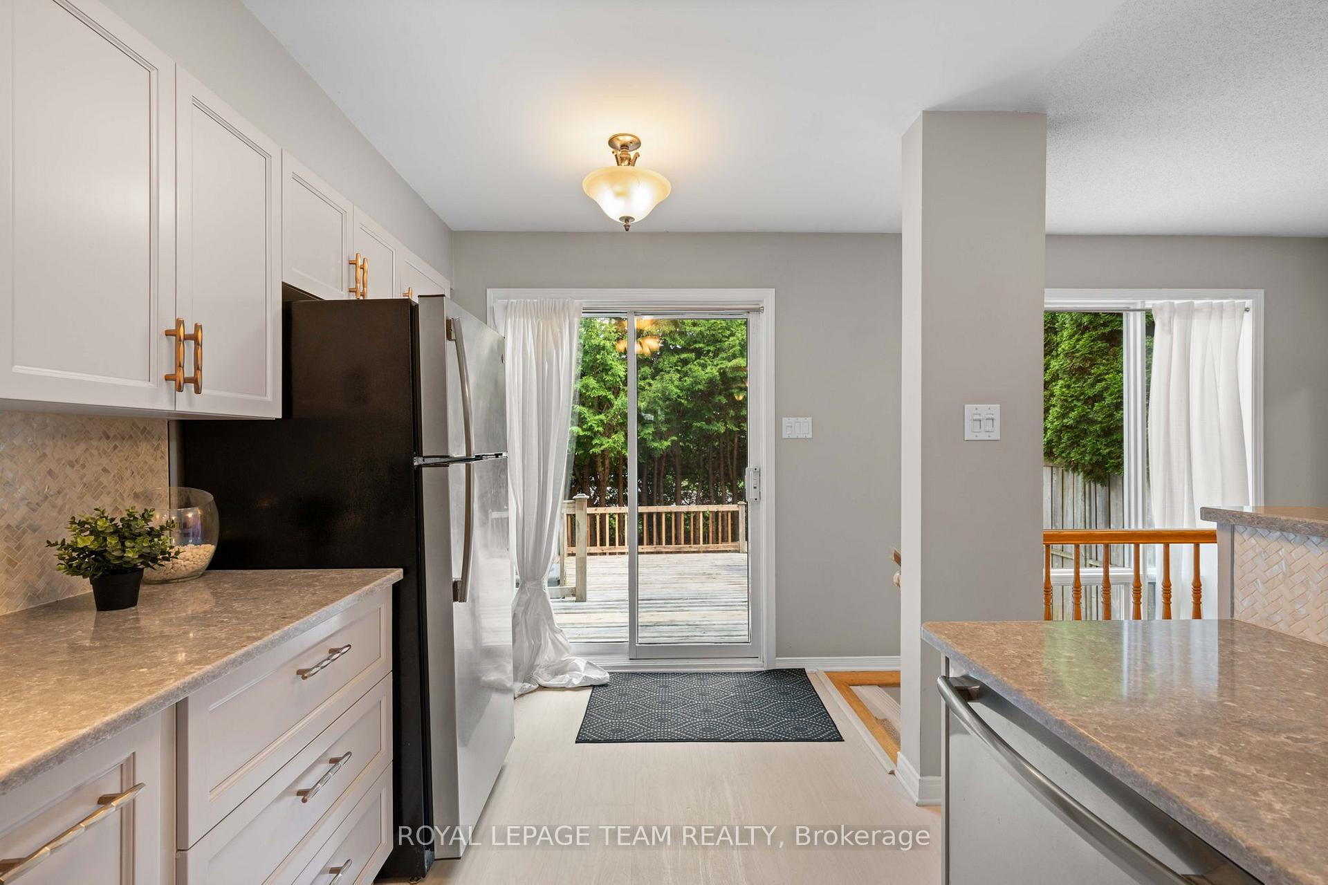 Photo 15 of 6 Folison Street, Ottawa, Hunt Club Park/Greenboro — HOMEH