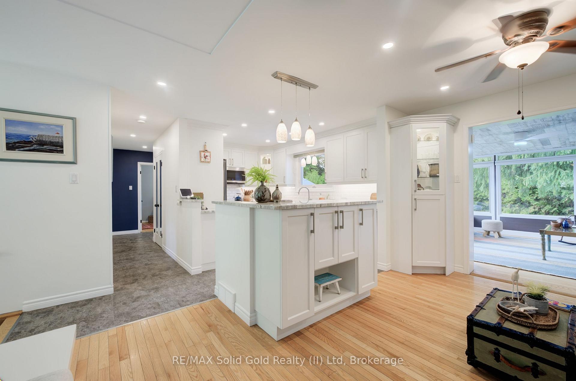 Photo 14 of 21 Kelly Drive, Kitchener, Victoria Hills — HOMEH