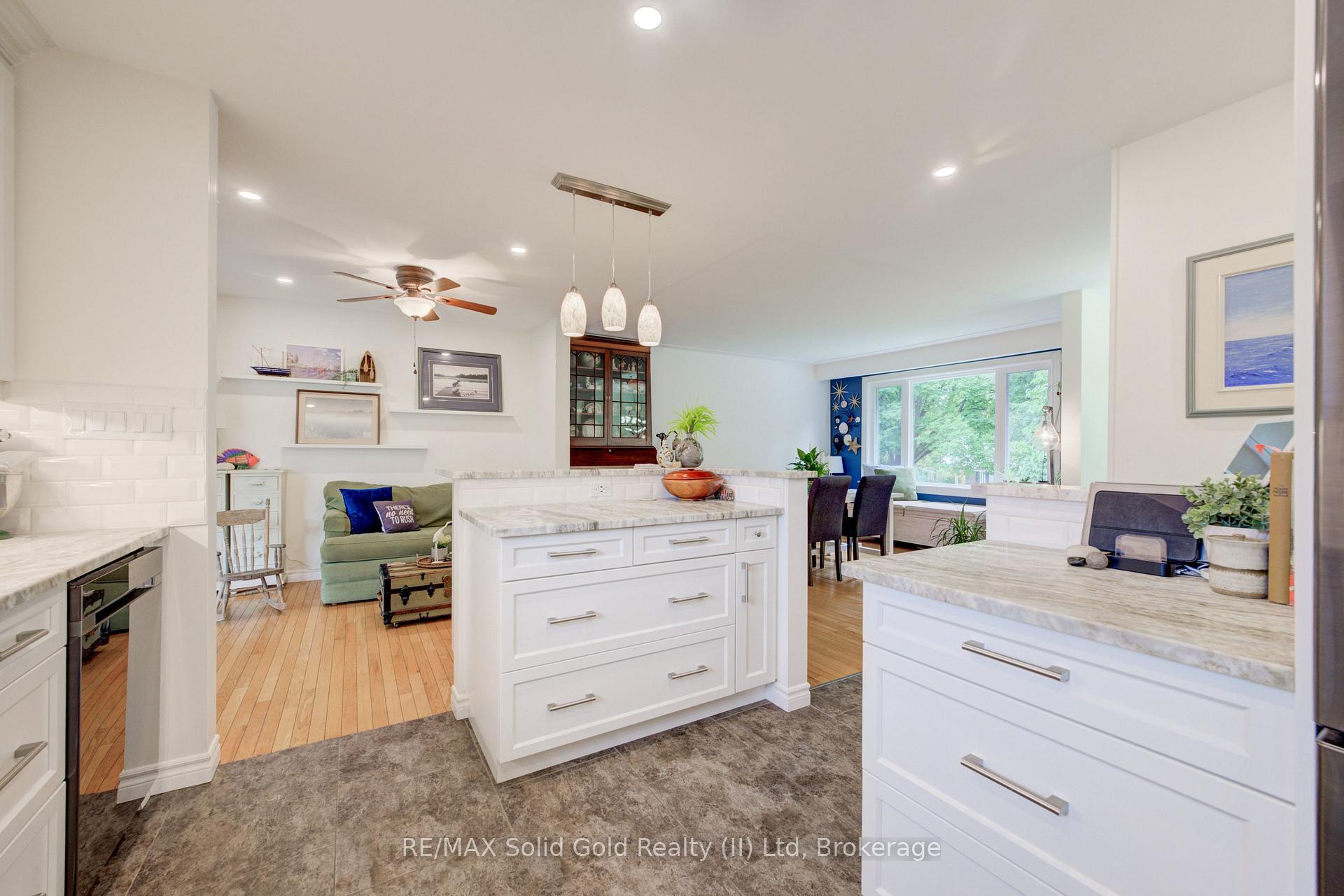 Photo 20 of 21 Kelly Drive, Kitchener, Victoria Hills — HOMEH