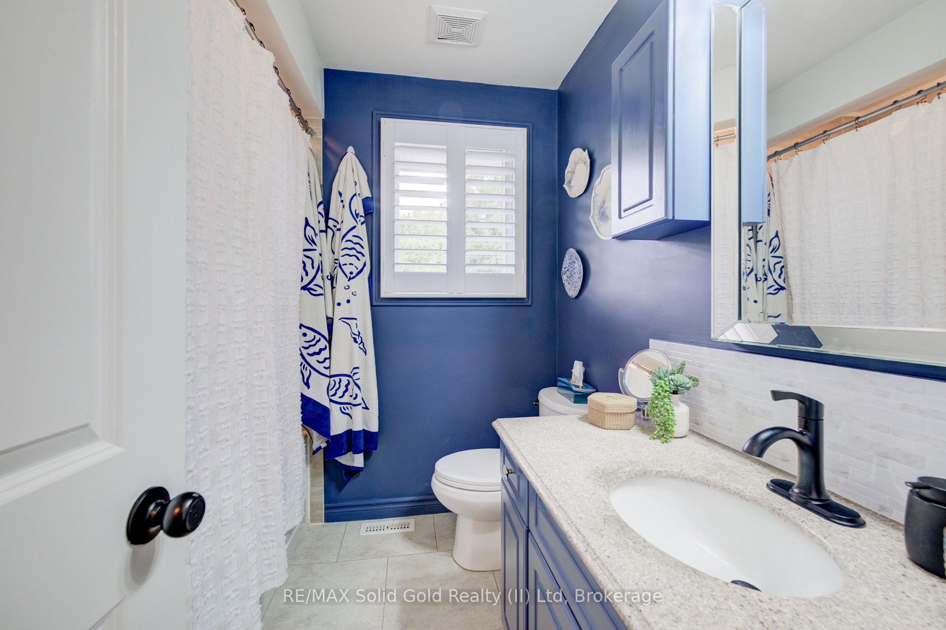 Photo 30 of 21 Kelly Drive, Kitchener, Victoria Hills — HOMEH