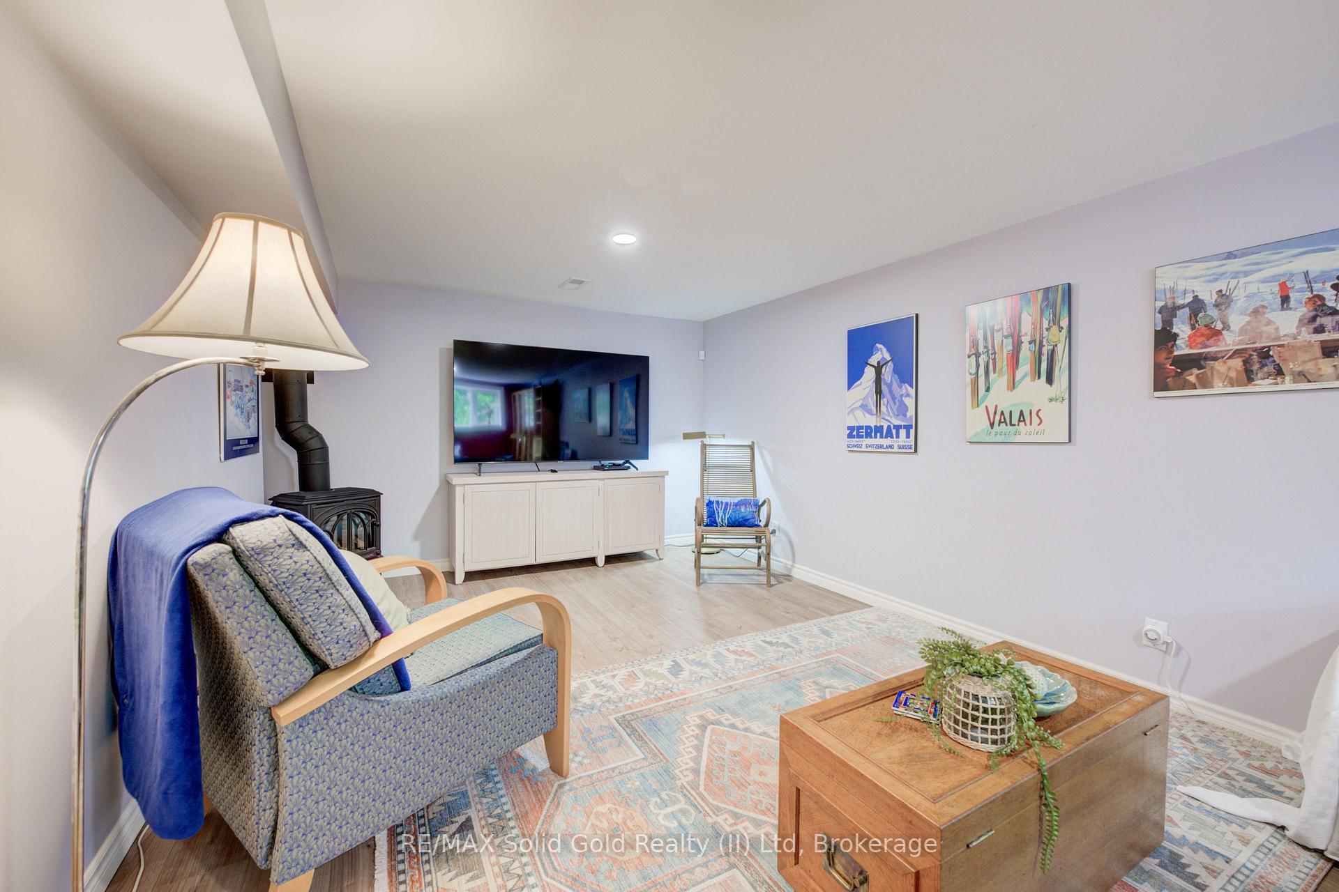 Photo 32 of 21 Kelly Drive, Kitchener, Victoria Hills — HOMEH