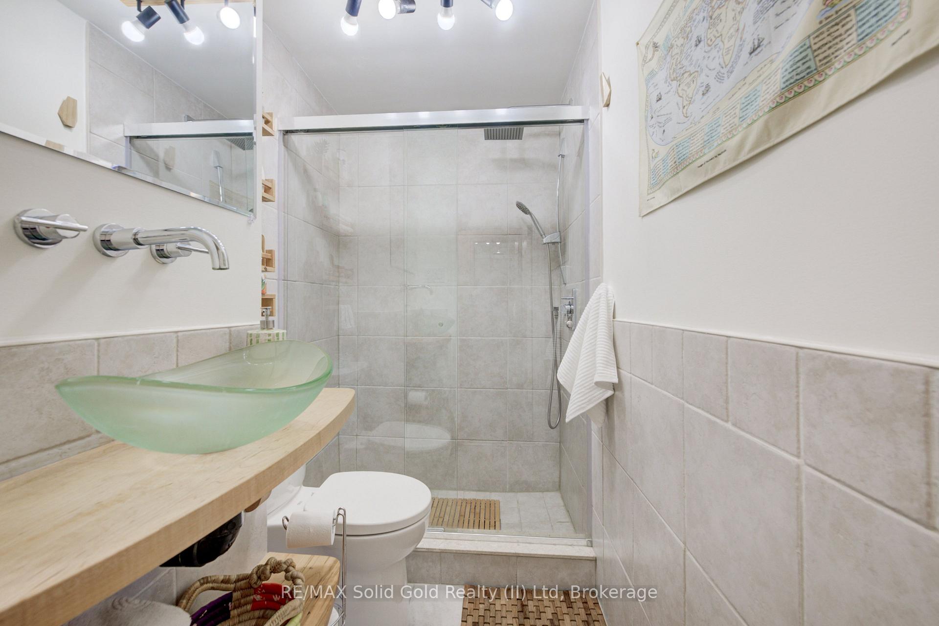 Photo 37 of 21 Kelly Drive, Kitchener, Victoria Hills — HOMEH