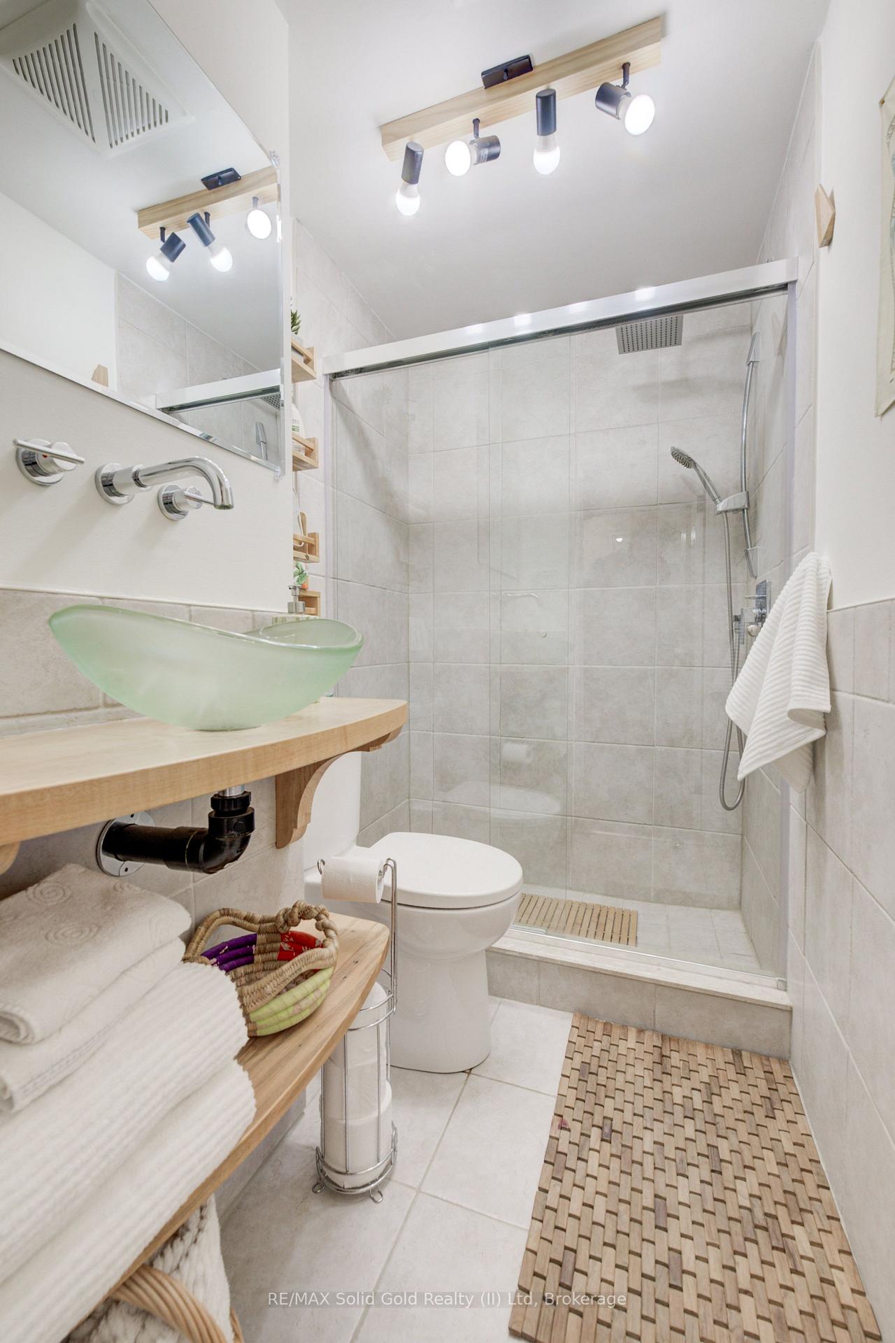 Photo 38 of 21 Kelly Drive, Kitchener, Victoria Hills — HOMEH