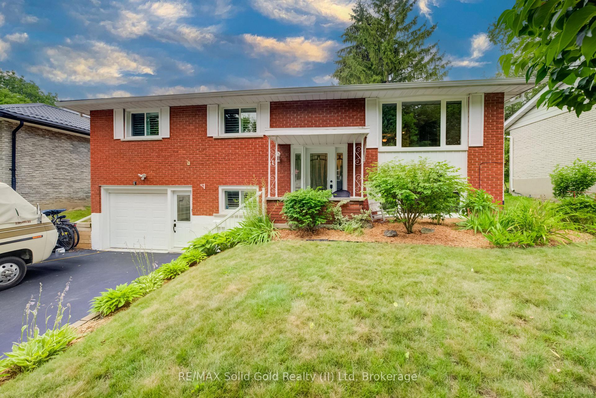 Photo 46 of 21 Kelly Drive, Kitchener, Victoria Hills — HOMEH