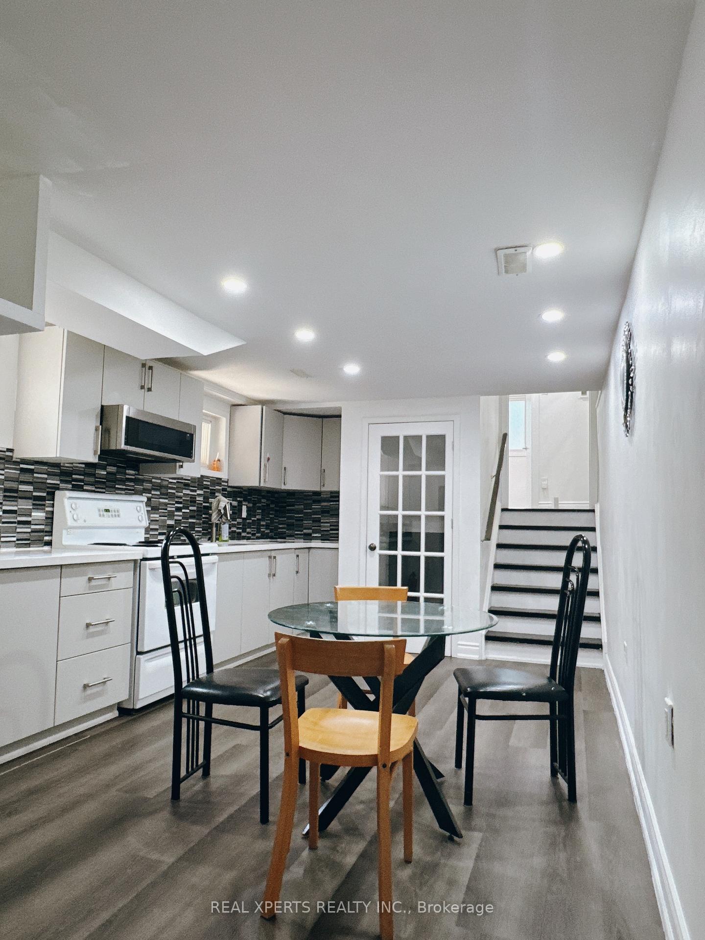 Photo 2 of 27 Roseville Drive, Brampton, Brampton South — HOMEH