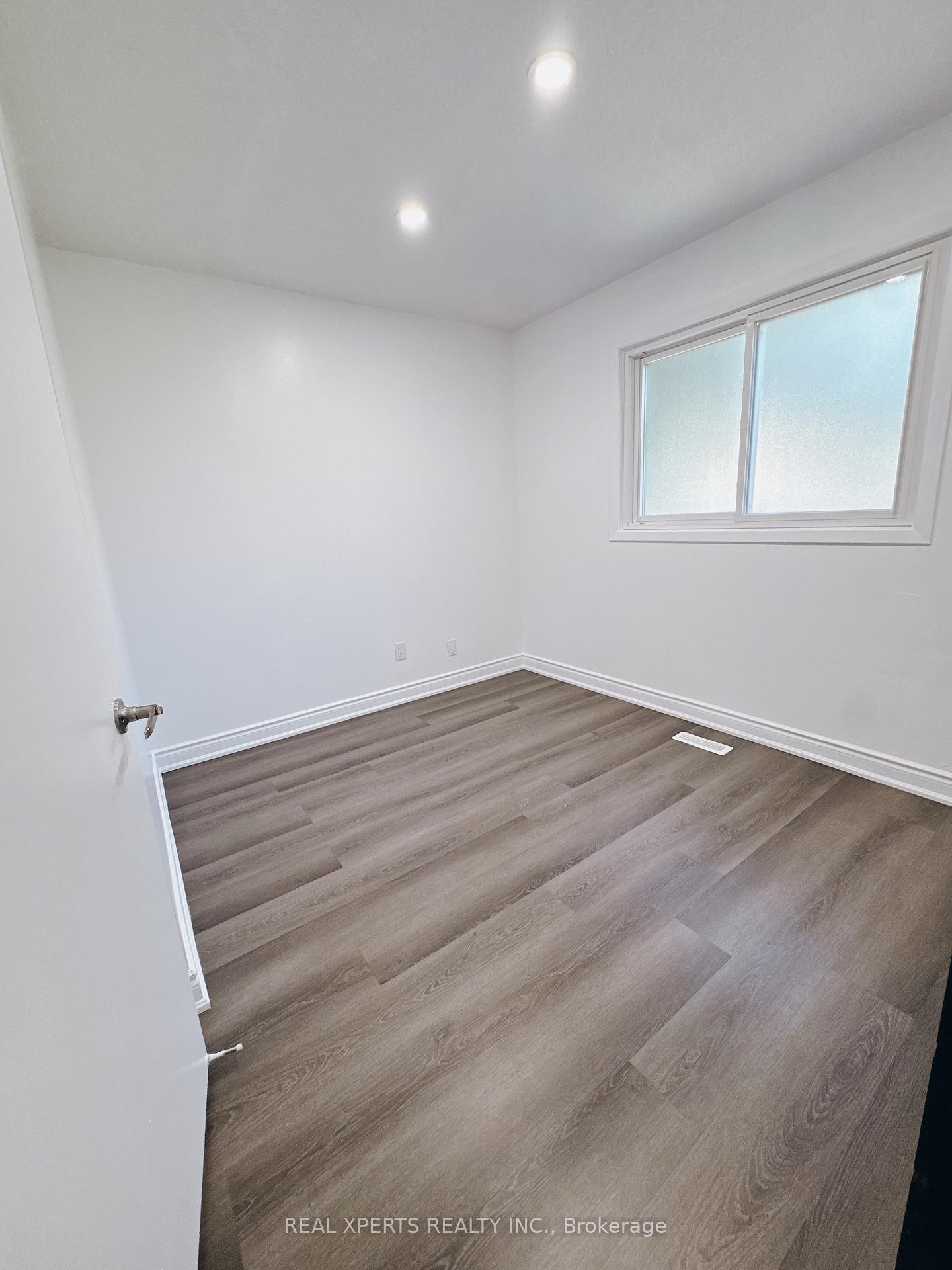 Photo 6 of 27 Roseville Drive, Brampton, Brampton South — HOMEH