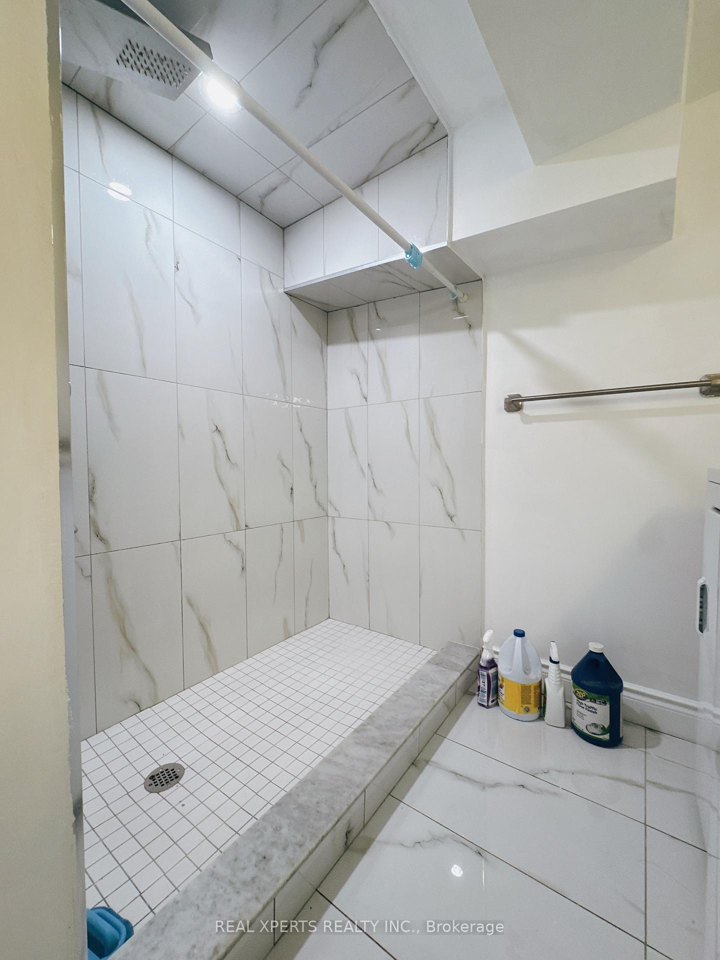 Photo 7 of 27 Roseville Drive, Brampton, Brampton South — HOMEH