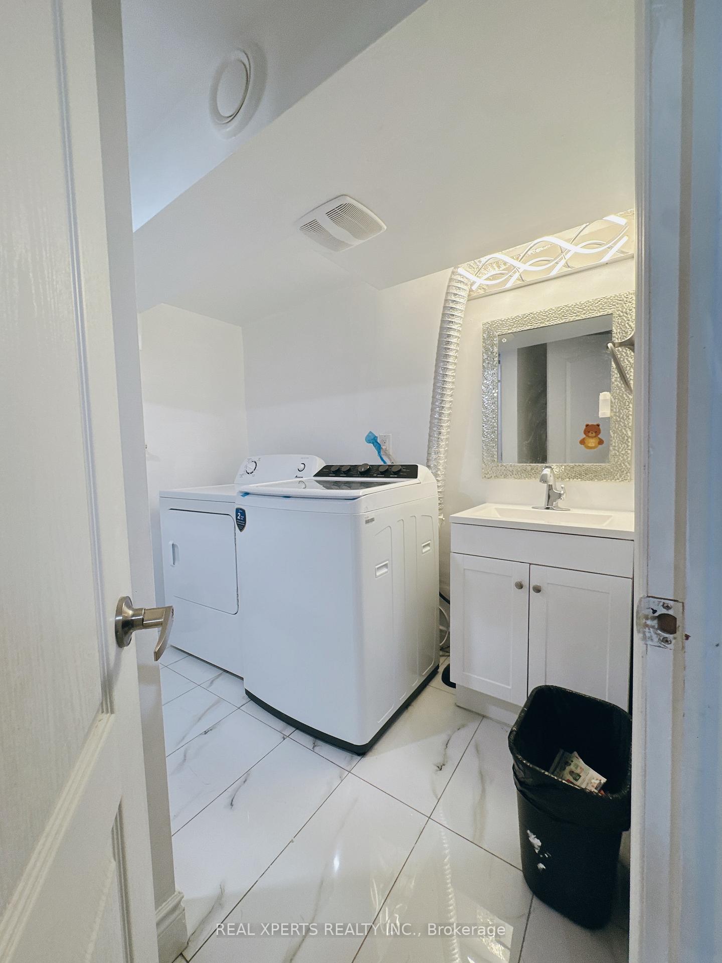 Photo 8 of 27 Roseville Drive, Brampton, Brampton South — HOMEH