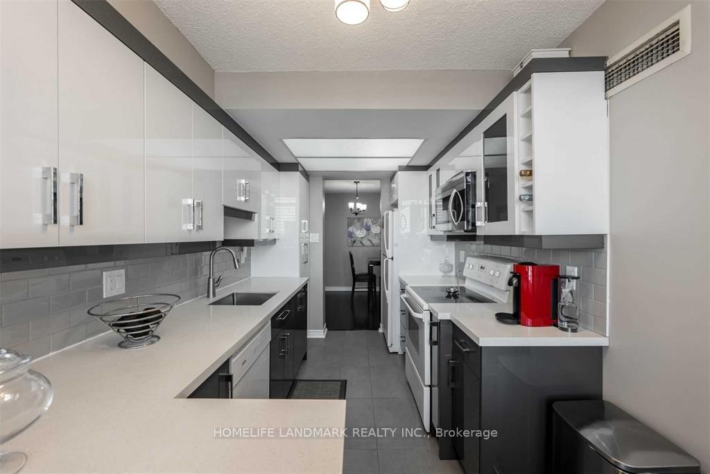 Photo 17 of Unit 707, 100 County Court Boulevard, Brampton, Fletcher's Creek South — HOMEH