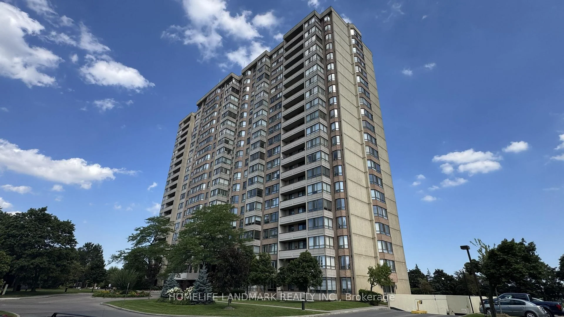 Photo 6 of Unit 707, 100 County Court Boulevard, Brampton, Fletcher's Creek South — HOMEH