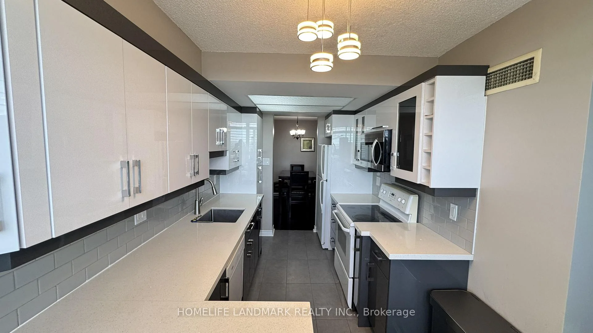 Photo 39 of Unit 707, 100 County Court Boulevard, Brampton, Fletcher's Creek South — HOMEH