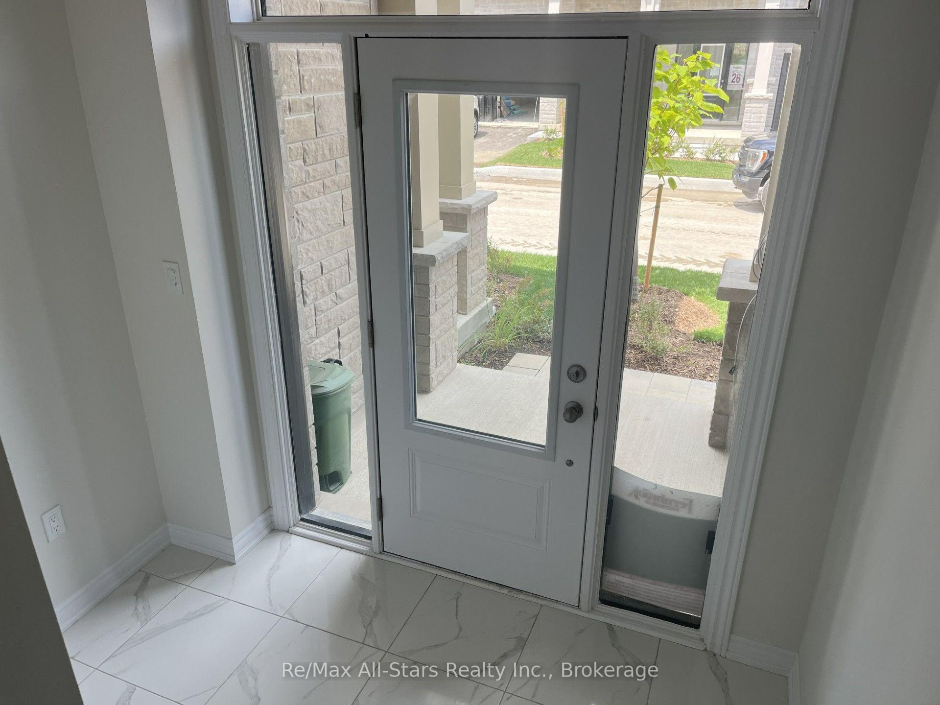 Photo 3 of 30 Ingle Way, Kawartha Lakes, Lindsay — HOMEH