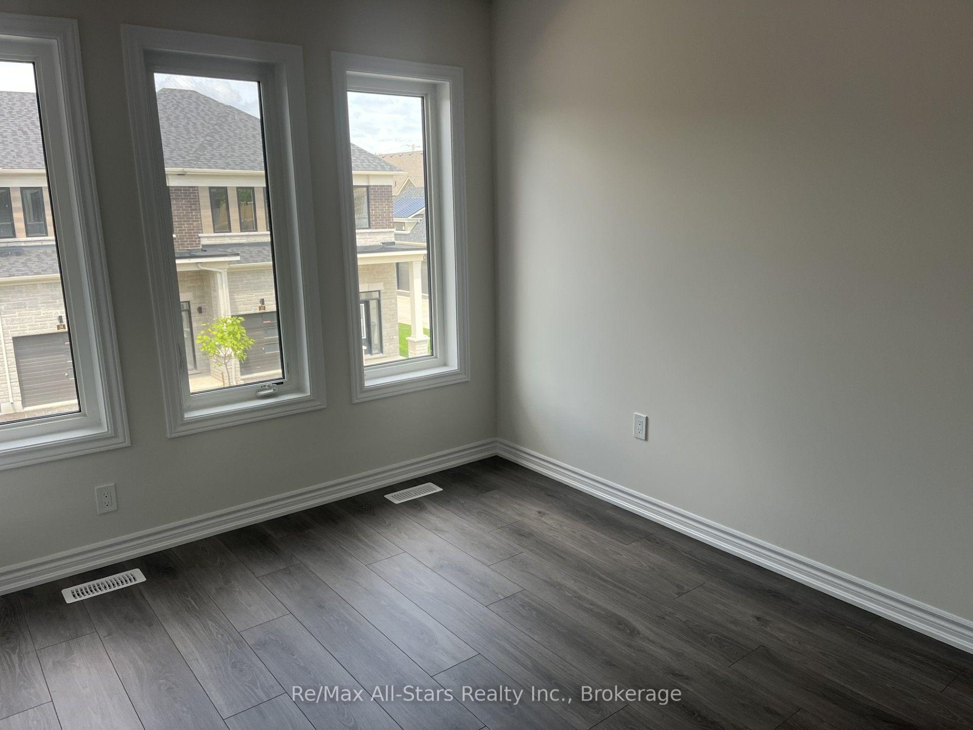 Photo 10 of 30 Ingle Way, Kawartha Lakes, Lindsay — HOMEH