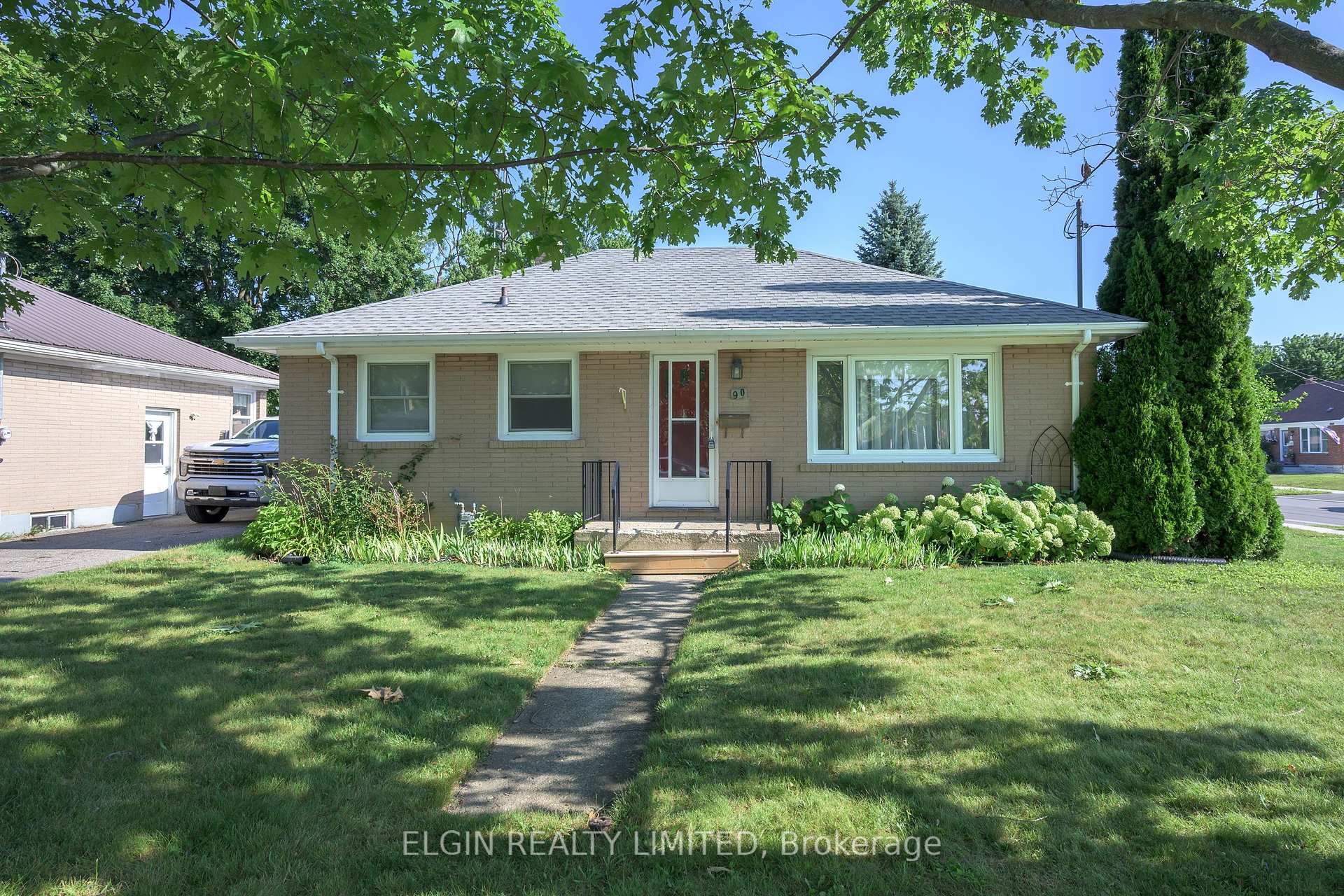 Photo 1 of 90 Dunkirk Drive, St. Thomas — HOMEH