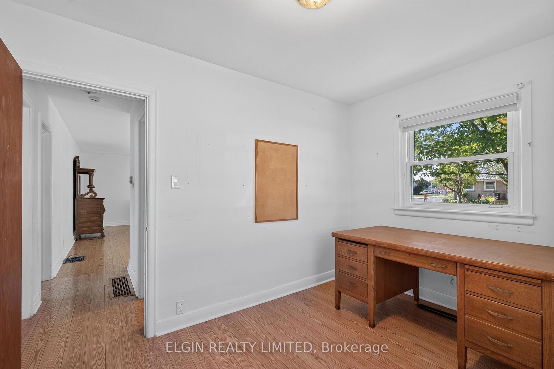 Photo 13 of 90 Dunkirk Drive, St. Thomas — HOMEH