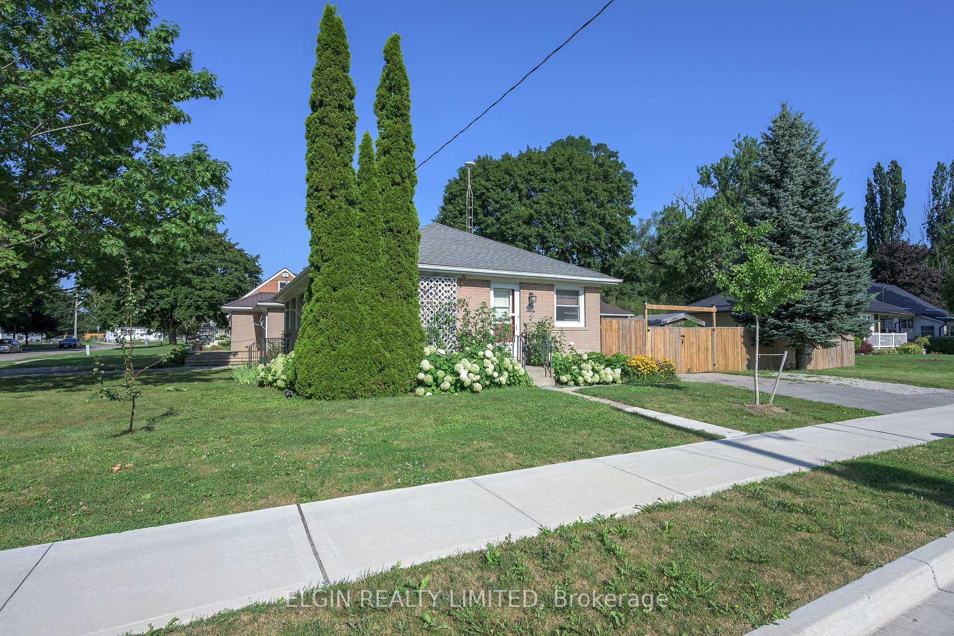 Photo 25 of 90 Dunkirk Drive, St. Thomas — HOMEH