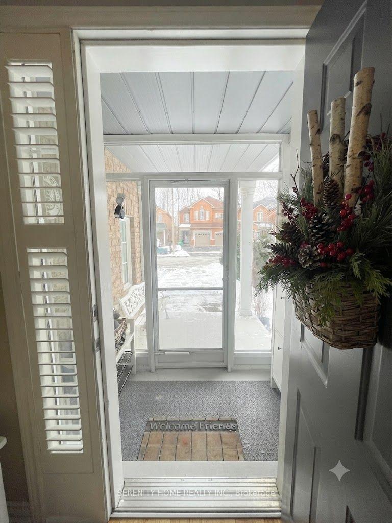 Photo 2 of 5384 Tree Crest Court, Mississauga, Hurontario — HOMEH