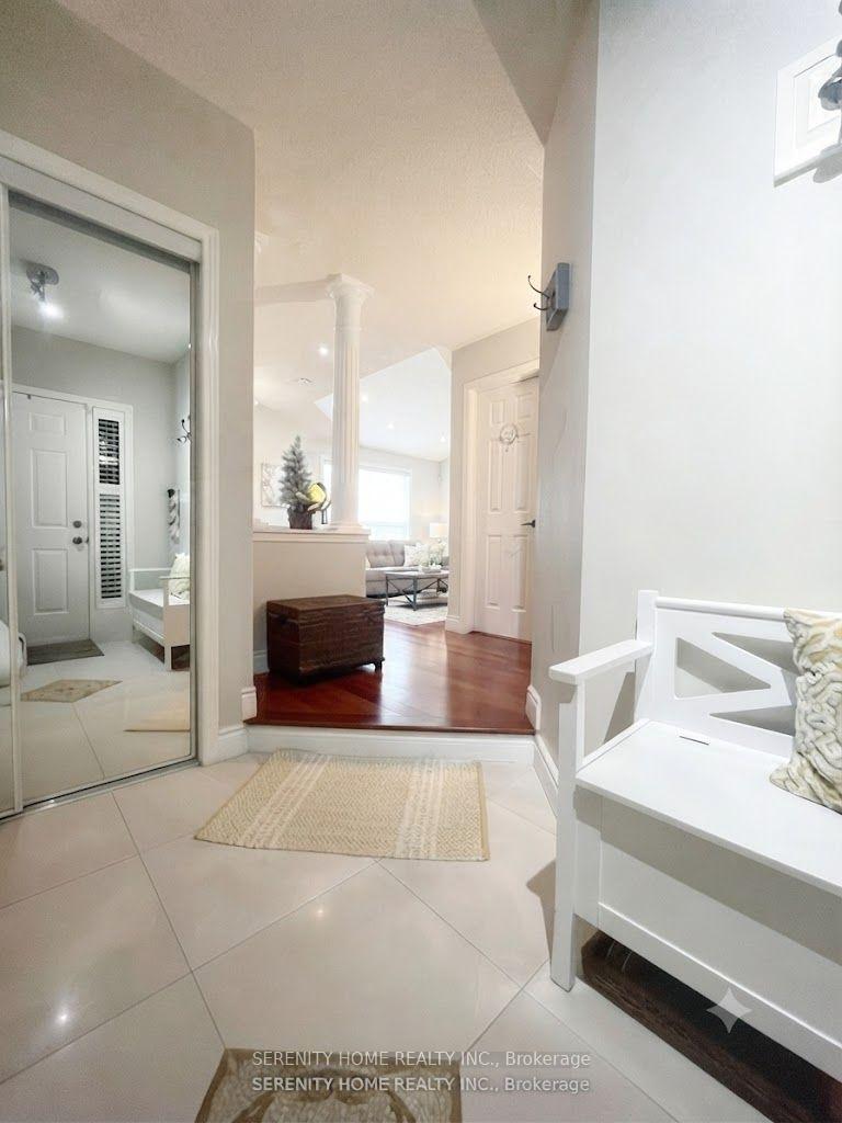 Photo 4 of 5384 Tree Crest Court, Mississauga, Hurontario — HOMEH