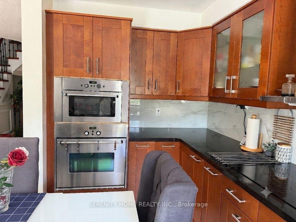 Photo 10 of 5384 Tree Crest Court, Mississauga, Hurontario — HOMEH