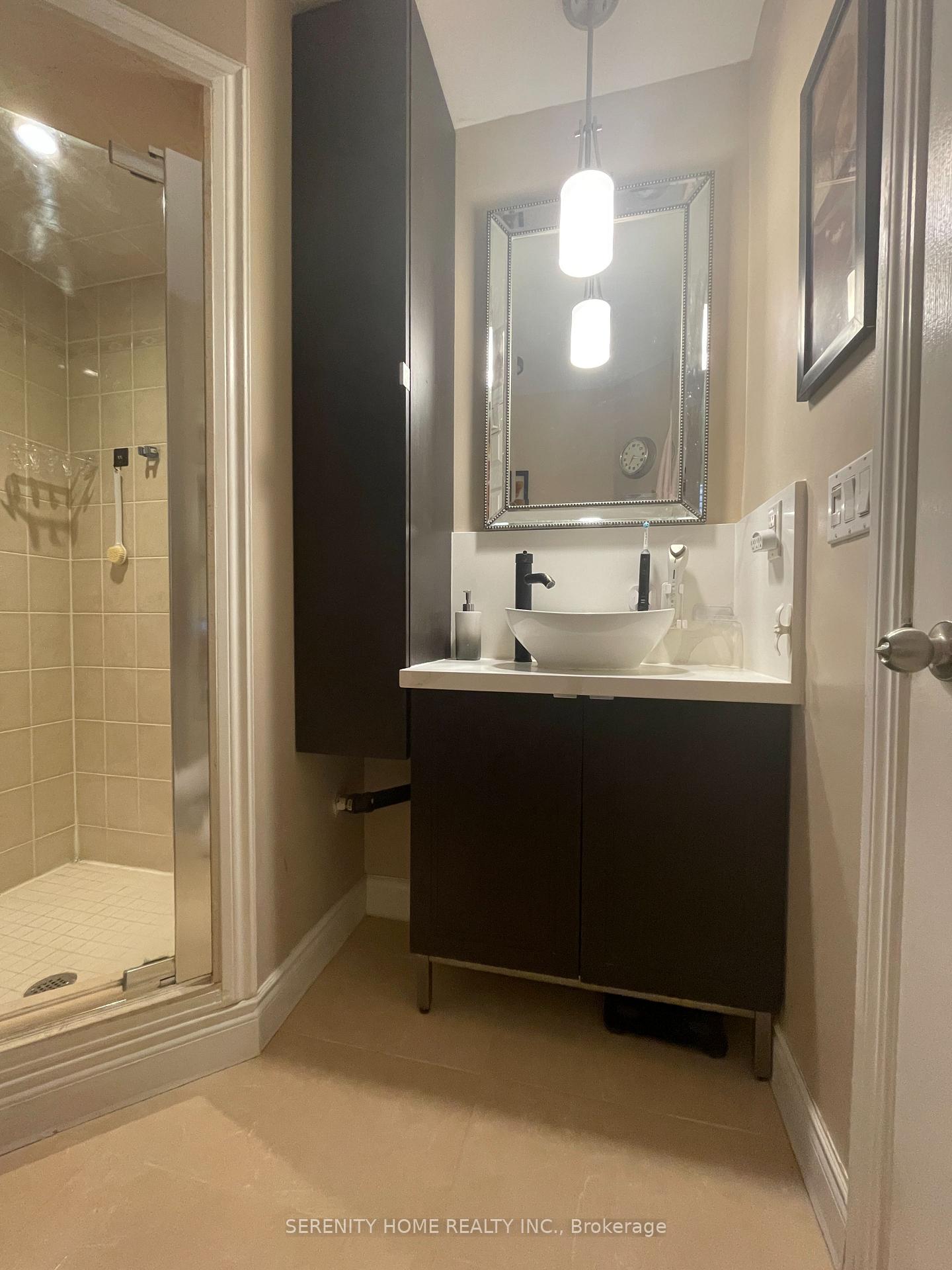 Photo 23 of 5384 Tree Crest Court, Mississauga, Hurontario — HOMEH